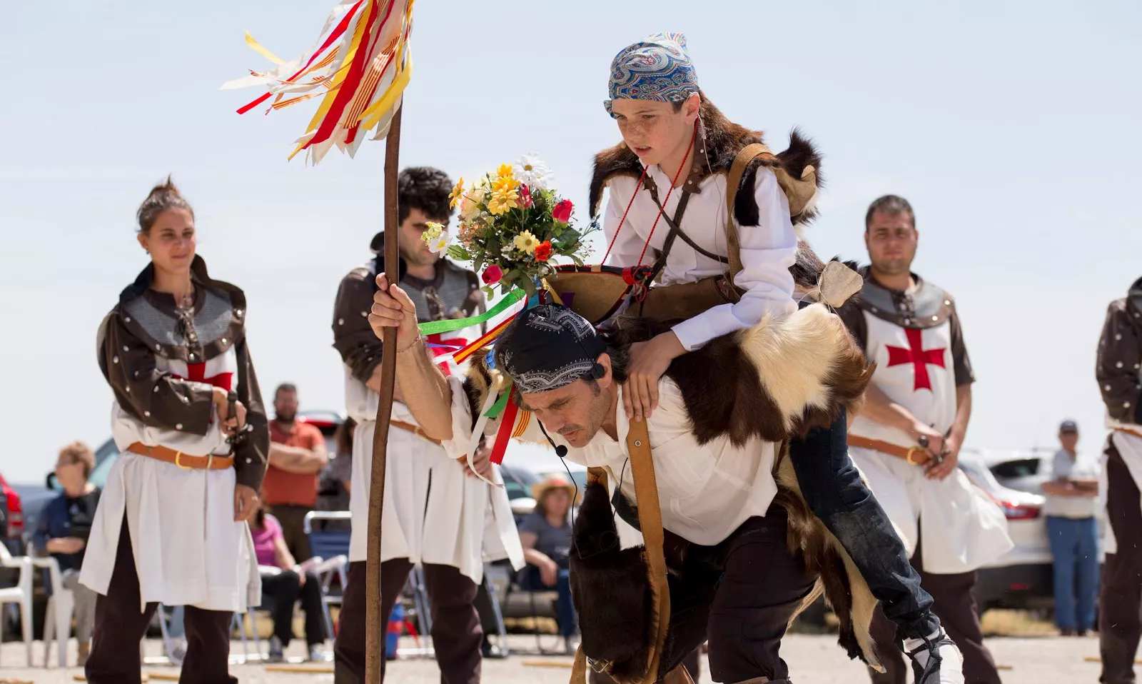 El Dance de Robres durante su Romería a la Virgen de Magallón. Foto Asociación Cultural El Pimendón. El Dance de Robres durante su Romería a la Virgen de Magallón. Foto Asociación Cultural El Pimendón.