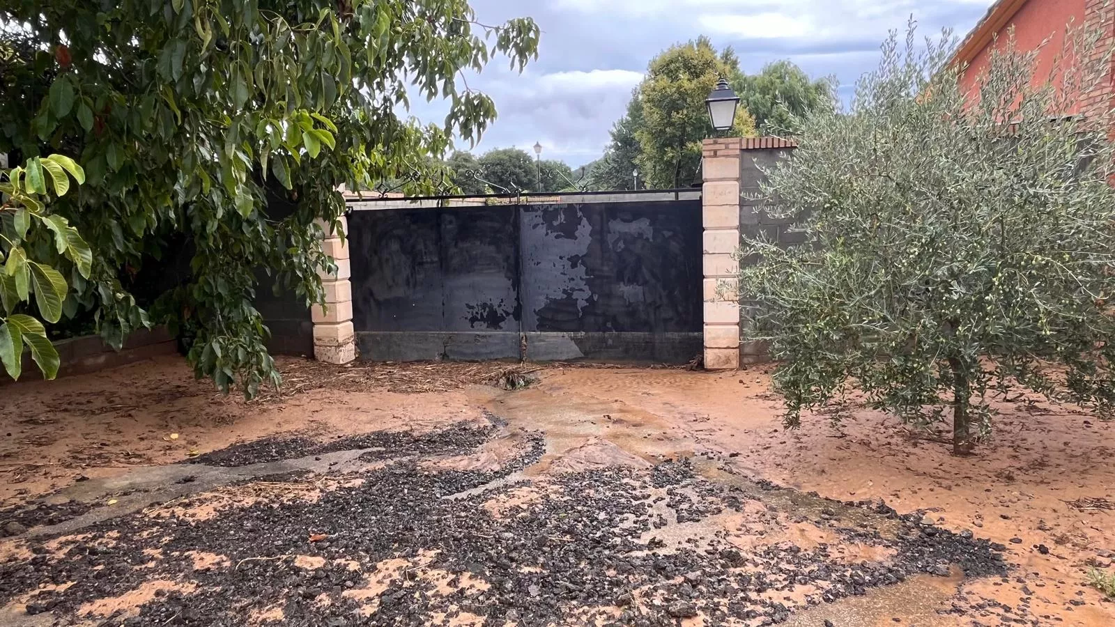 Lascellas tras las fuertes lluvias que han causados serios destrozos. Foto Mercedes Manterola