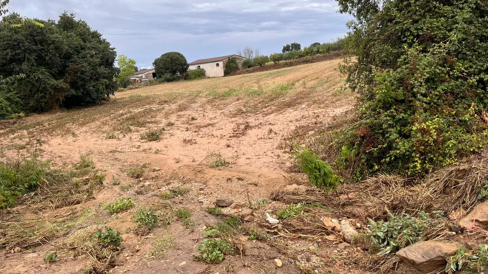 Lascellas tras las fuertes lluvias que han causados serios destrozos. Foto Mercedes Manterola