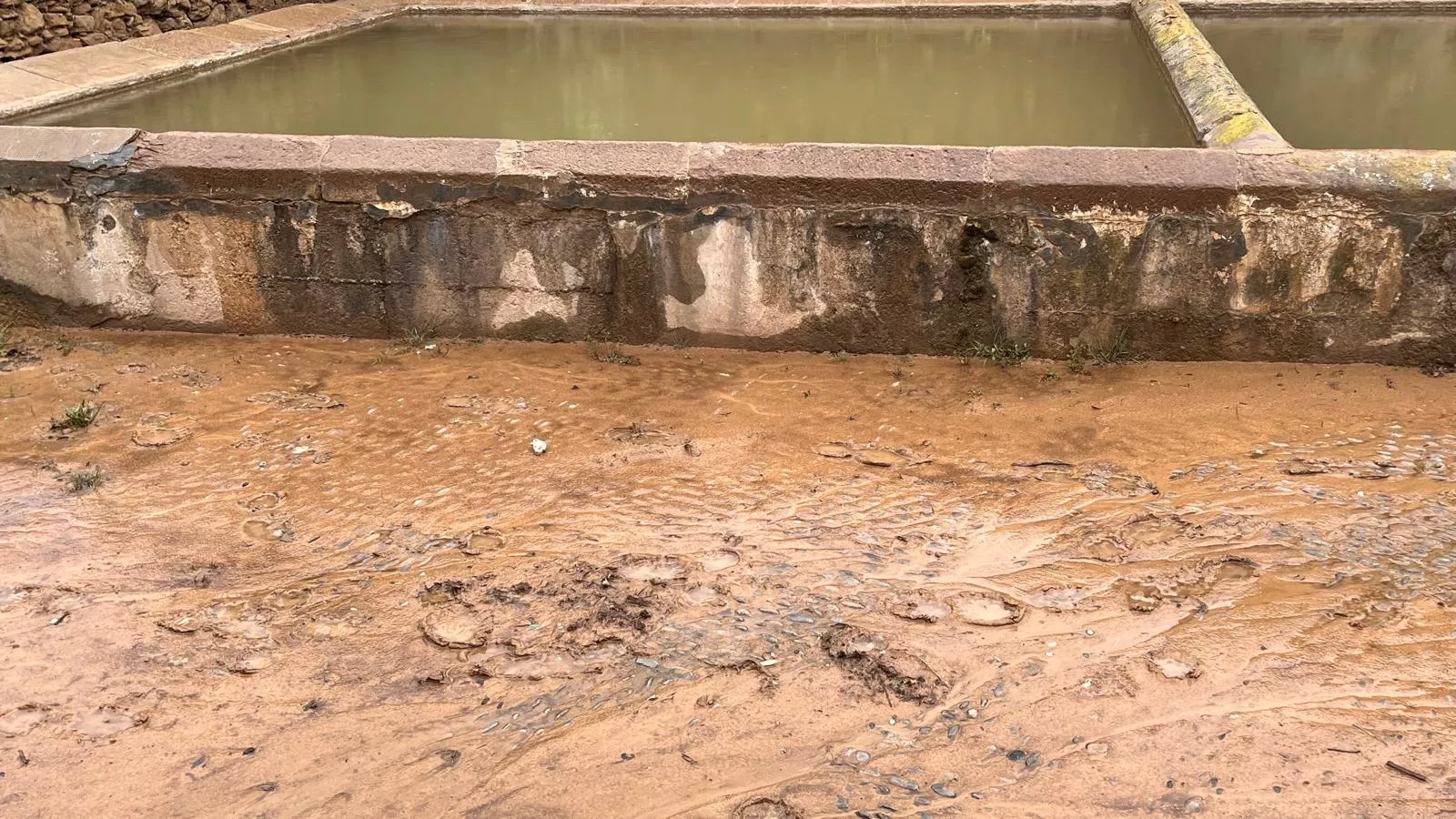 Lascellas tras las fuertes lluvias que han causados serios destrozos. Foto Mercedes Manterola