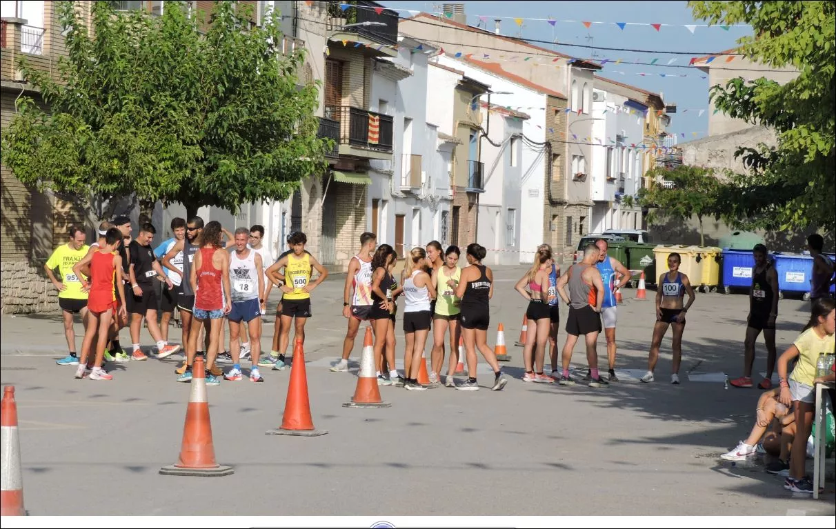Los corredores esperando la presentación