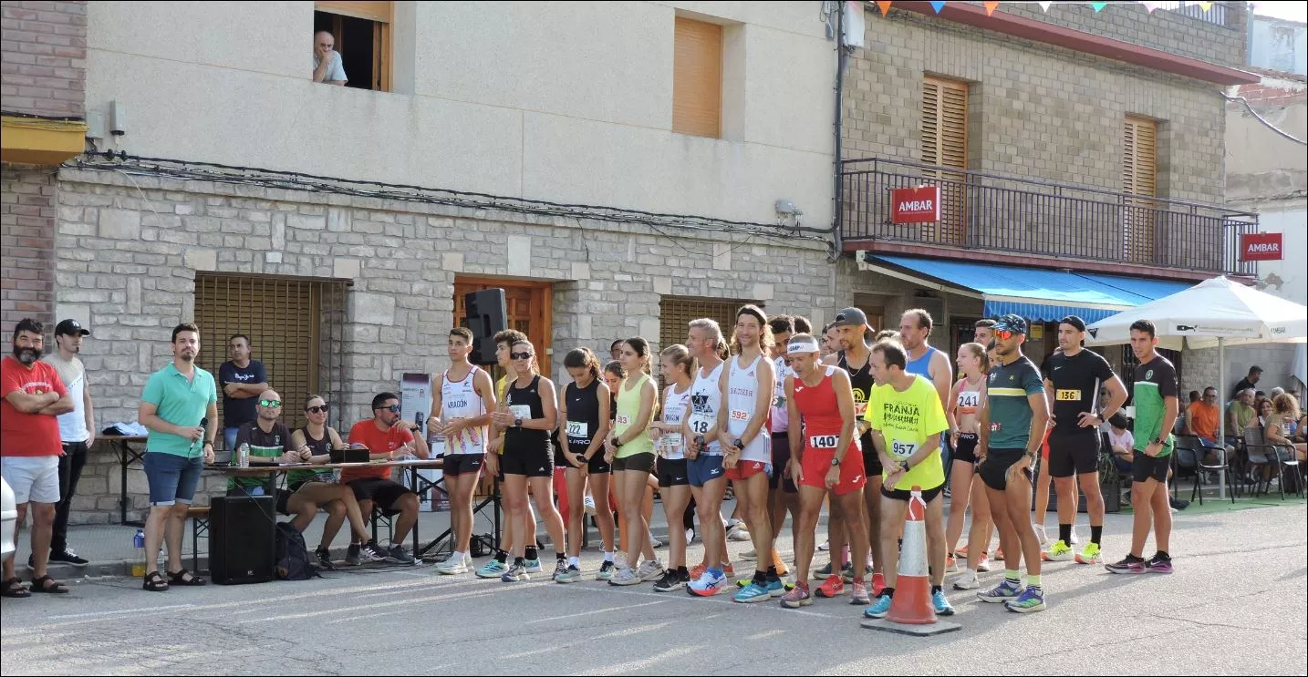 El alcalde se dispone a dar la salida de la prueba