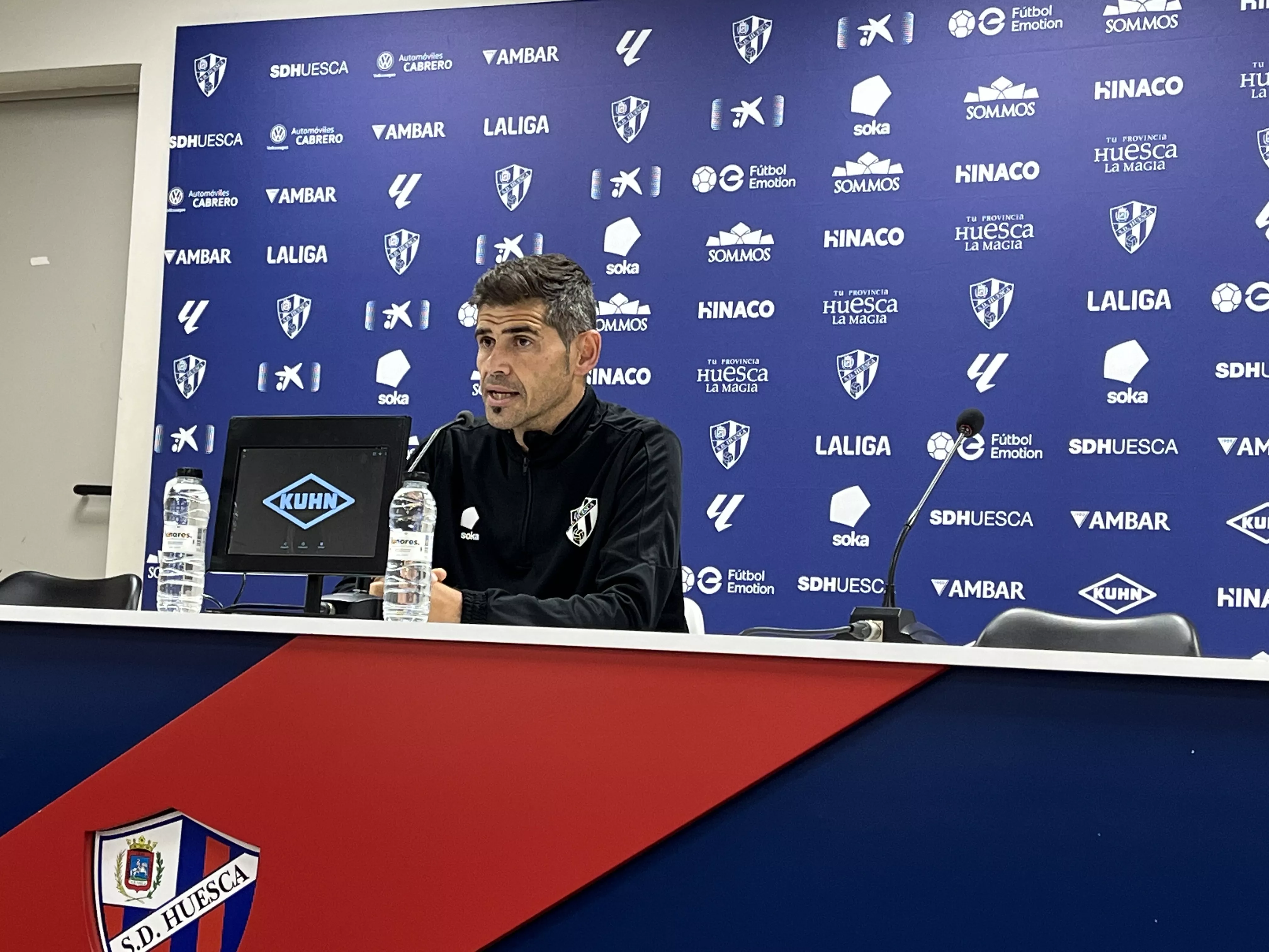 Hidalgo no se sale de su guion: “Vendrán de todos los colores; tenemos que seguir sufriendo”. Foto: Adri Mora