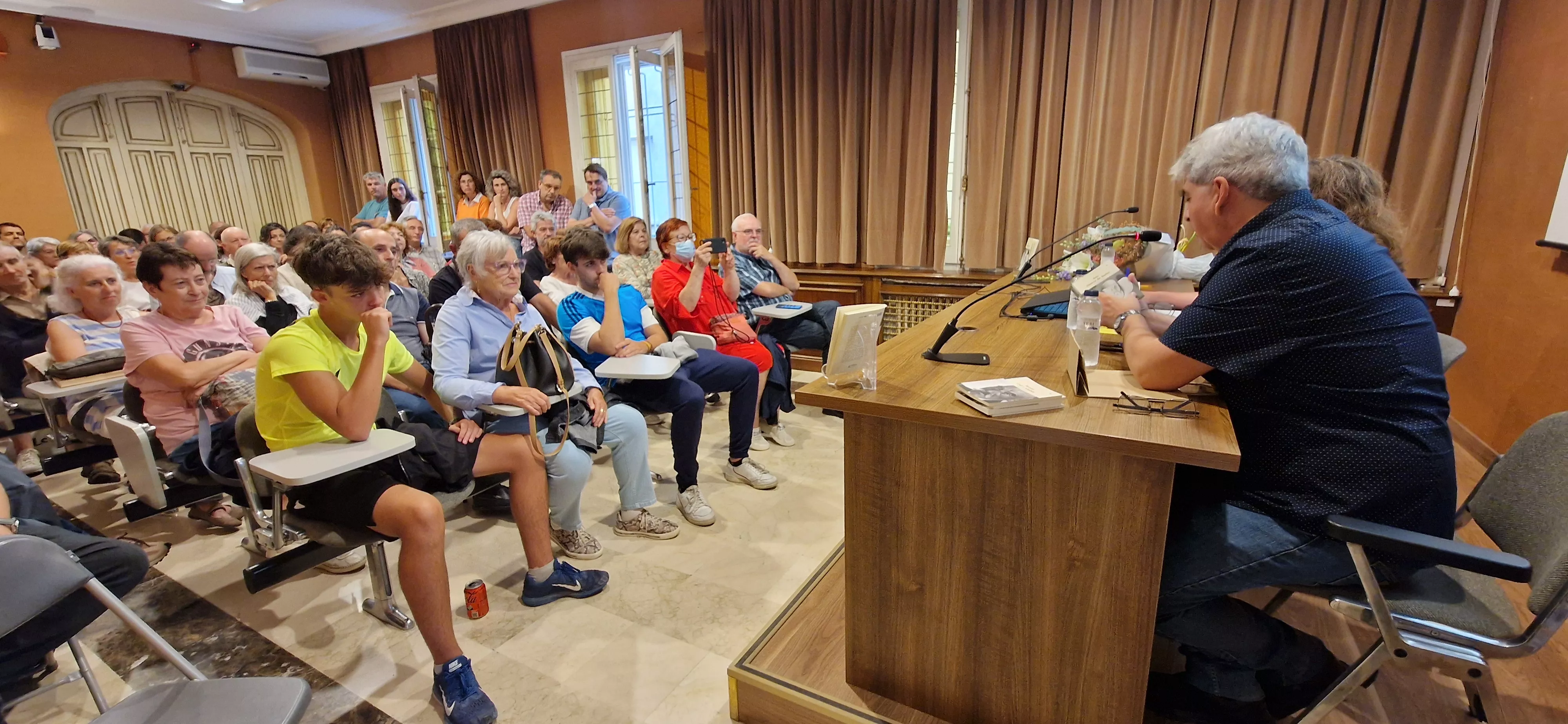  Presentación en el IEA del libro de Ana Giménez Betrán sobre Ana Abarca de Bolea. Foto Myriam Martínez