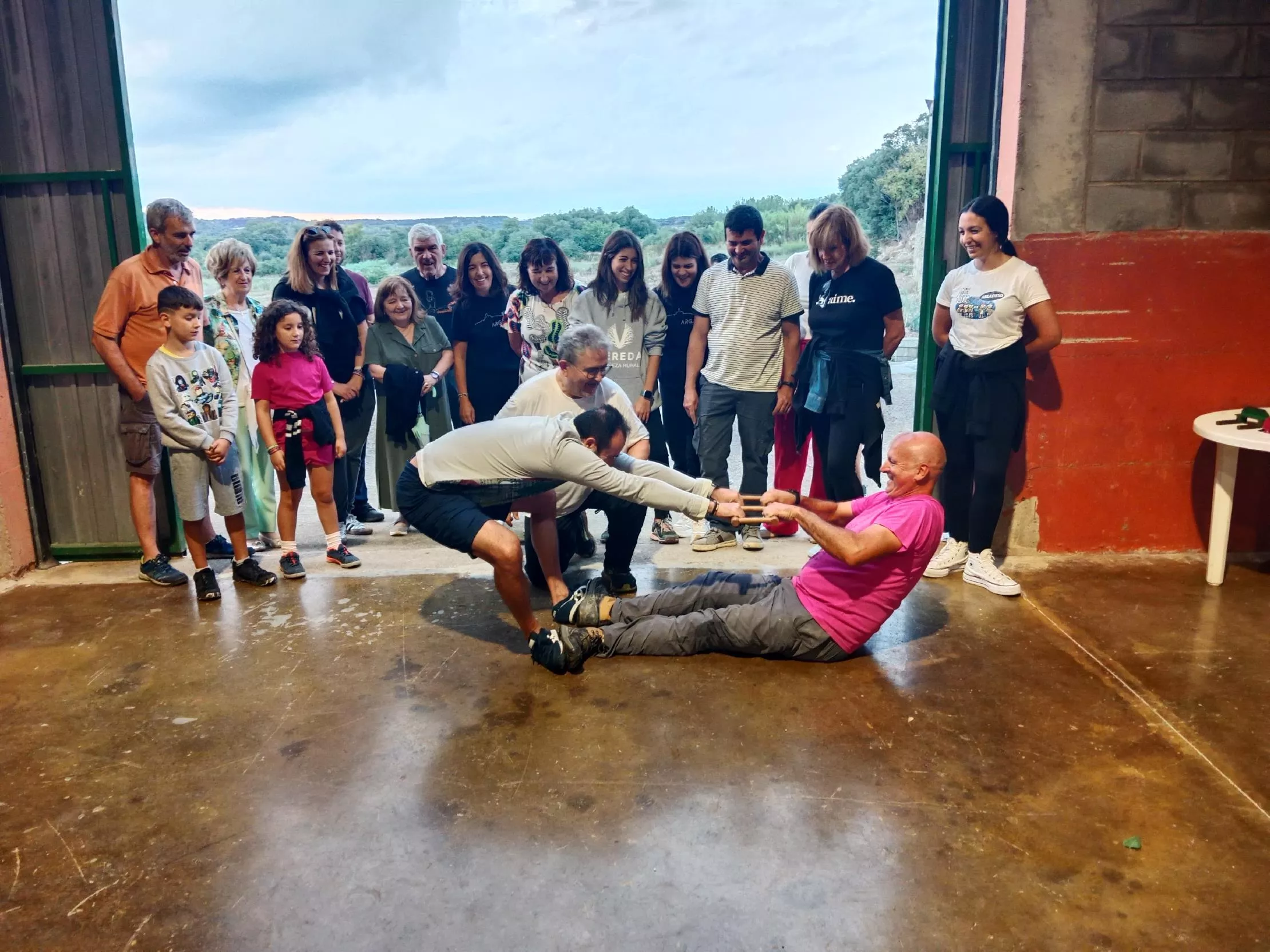 Juegos en Argavieso, tiro al palo.