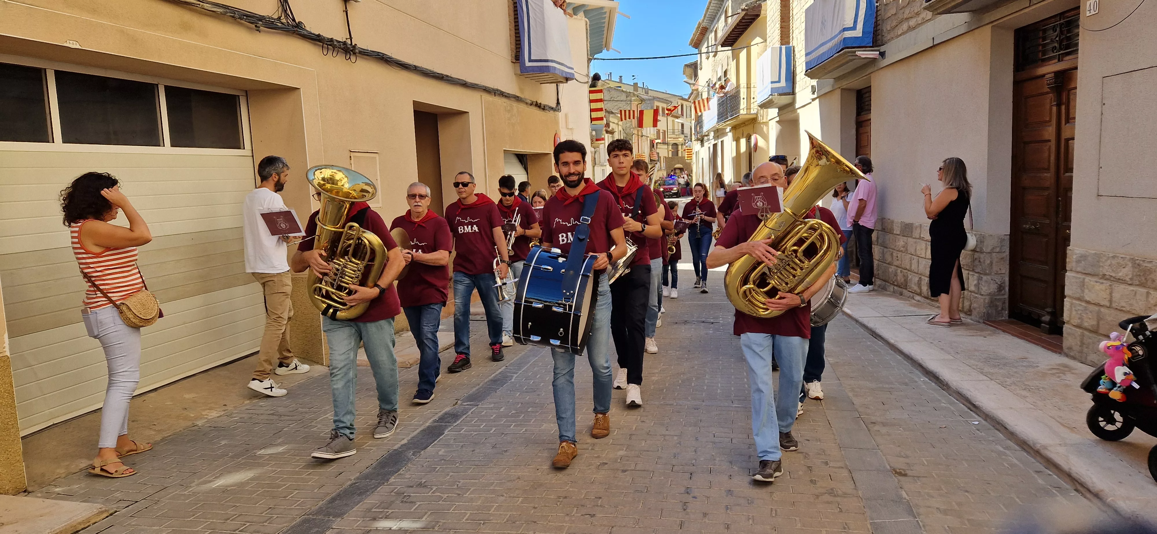 Cabalgata de fiestas de Almudévar 2024. Foto Myriam Martínez 