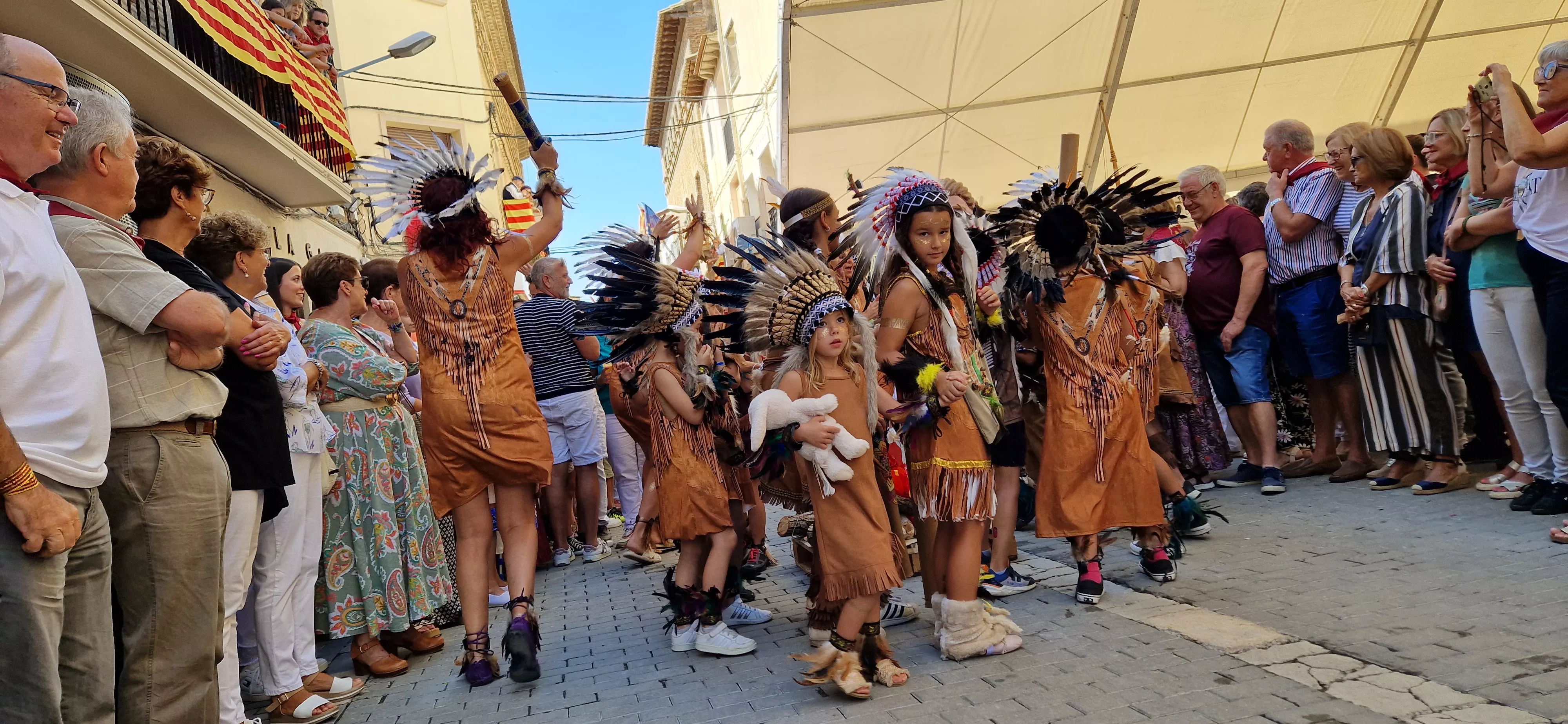 Cabalgata de fiestas de Almudévar 2024. Foto Myriam Martínez 