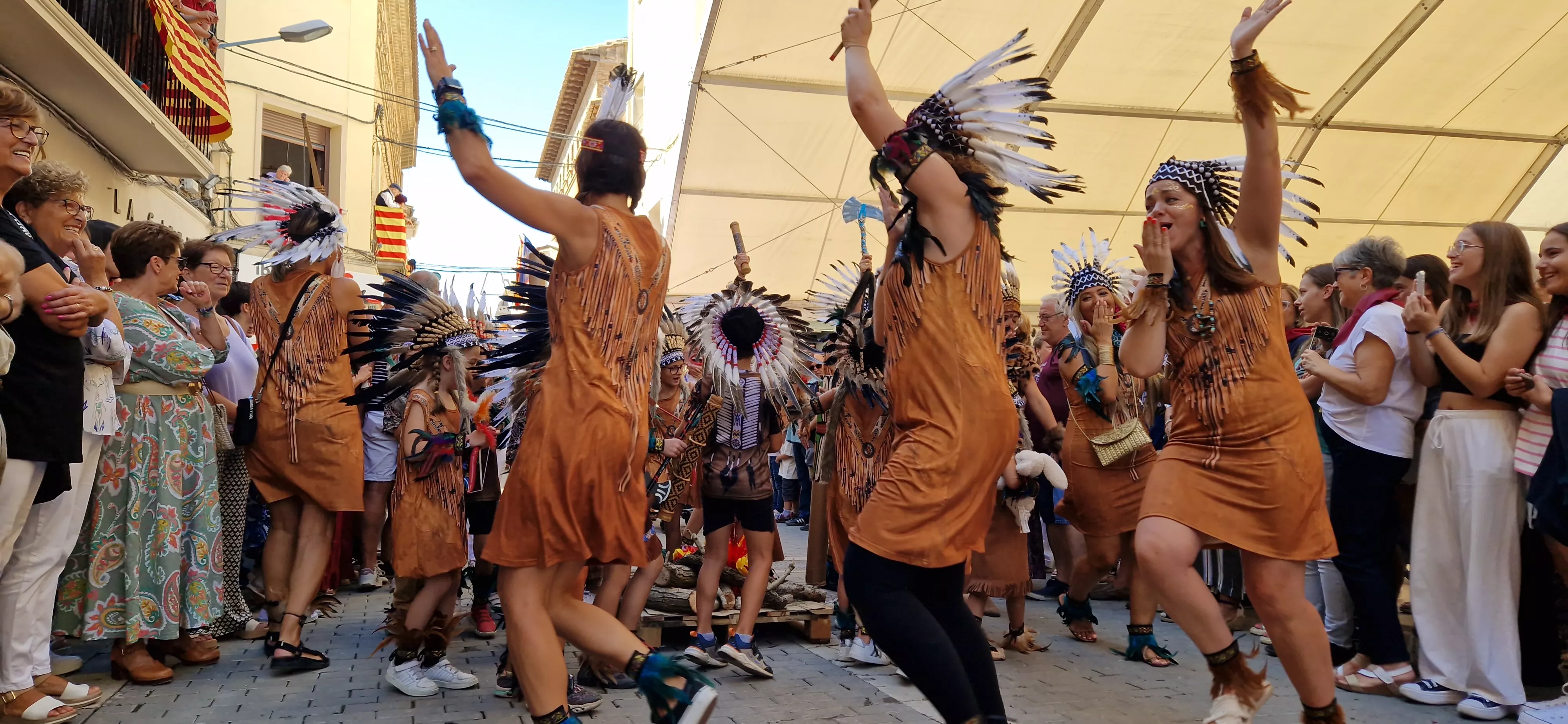 Cabalgata de fiestas de Almudévar 2024. Foto Myriam Martínez 