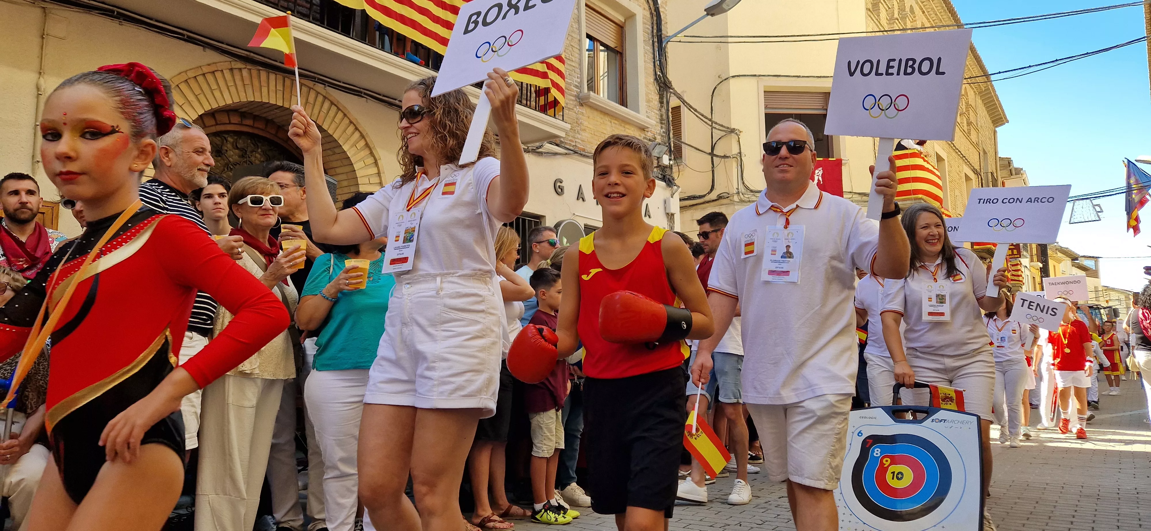 Cabalgata de fiestas de Almudévar 2024. Foto Myriam Martínez 