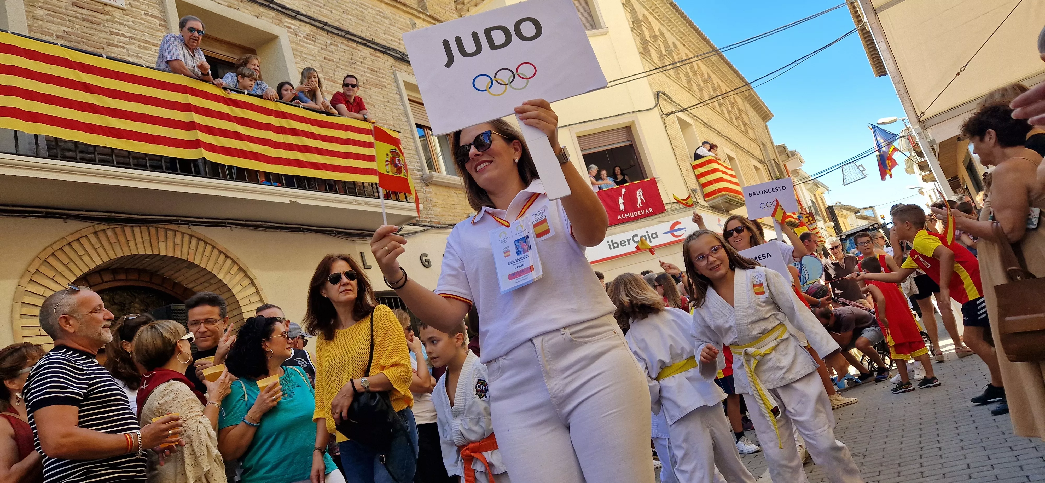 Cabalgata de fiestas de Almudévar 2024. Foto Myriam Martínez 