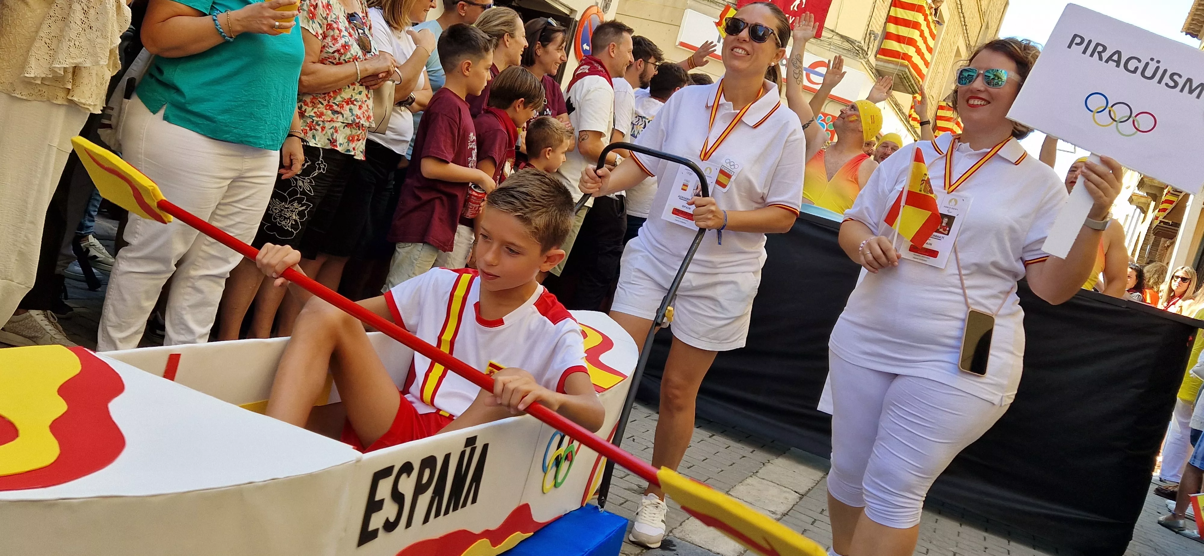 Cabalgata de fiestas de Almudévar 2024. Foto Myriam Martínez 