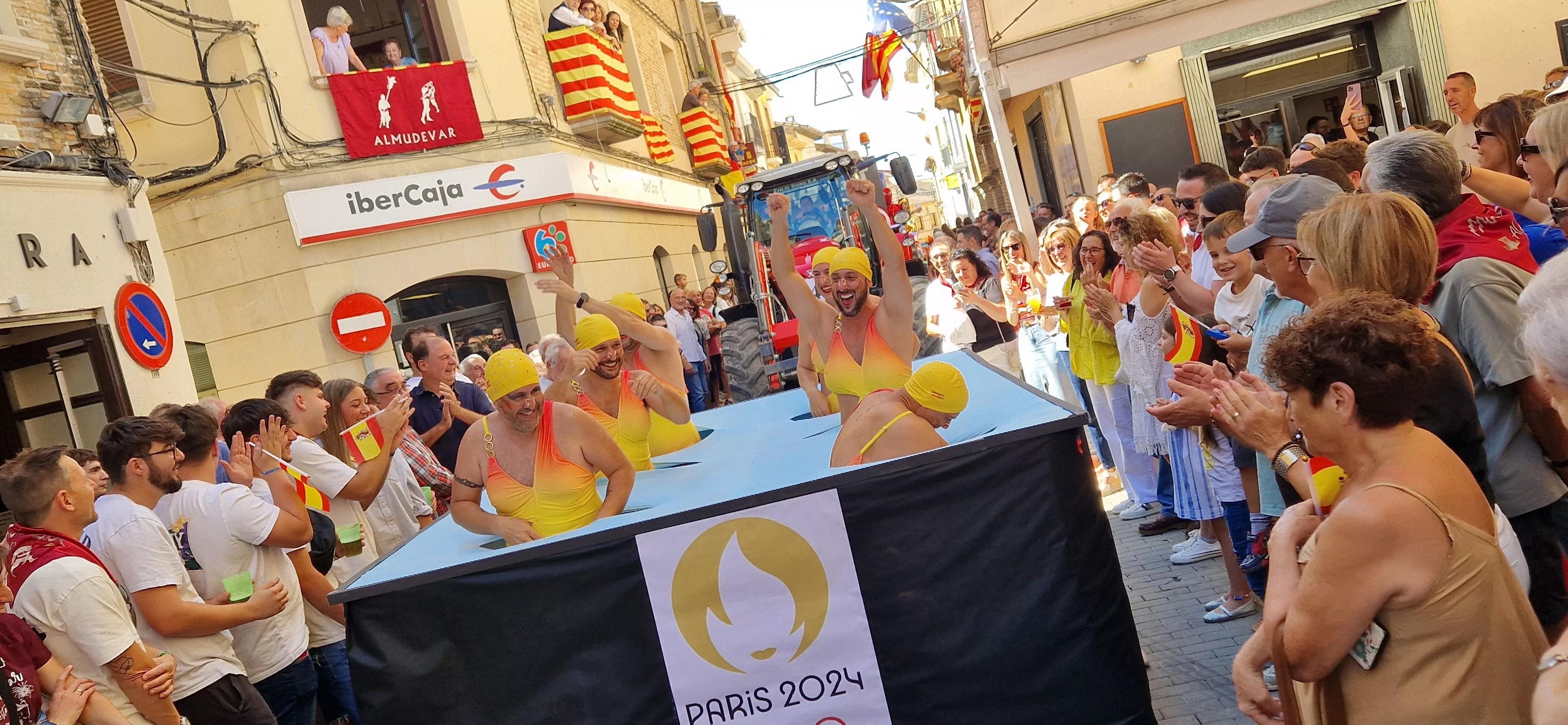 Cabalgata de fiestas de Almudévar 2024. Foto Myriam Martínez 