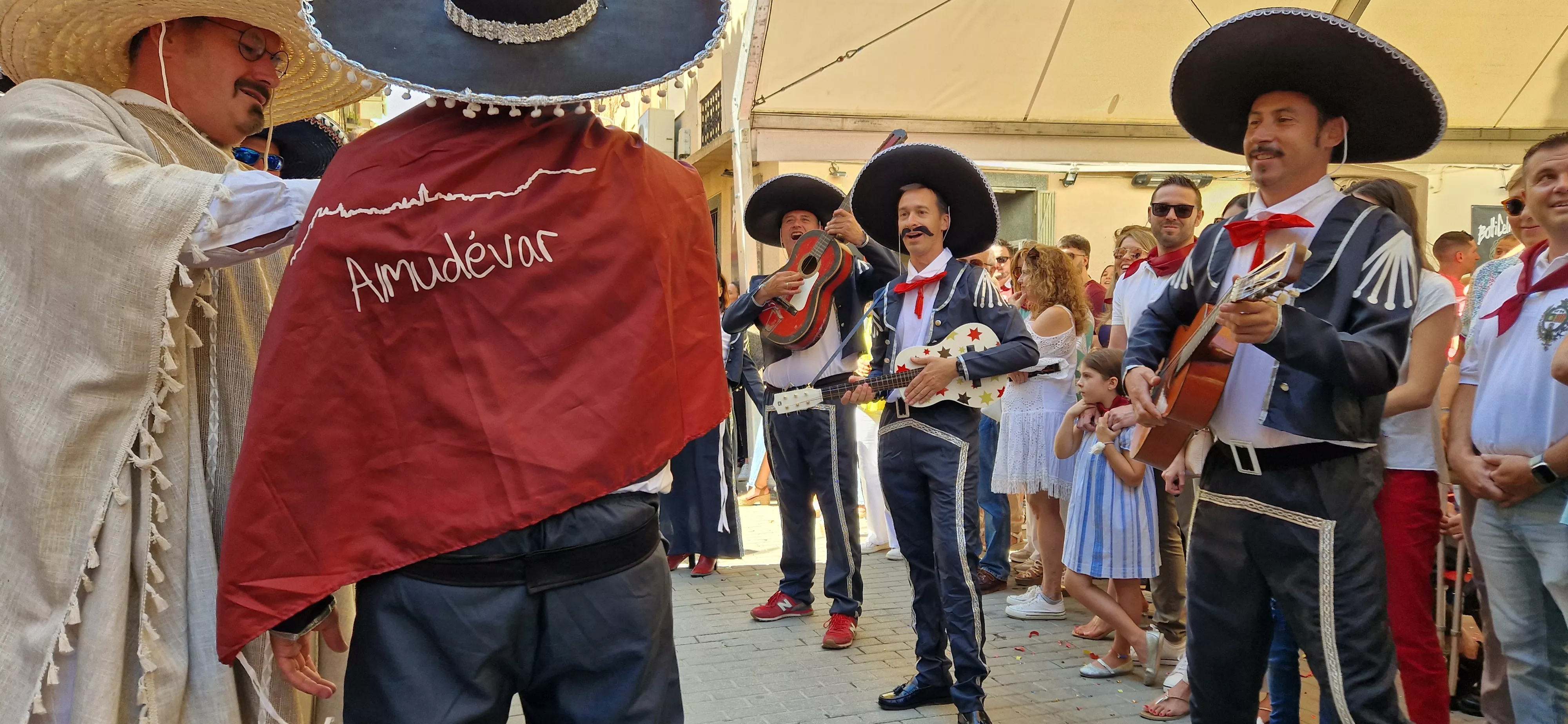 Cabalgata de fiestas de Almudévar 2024. Foto Myriam Martínez 