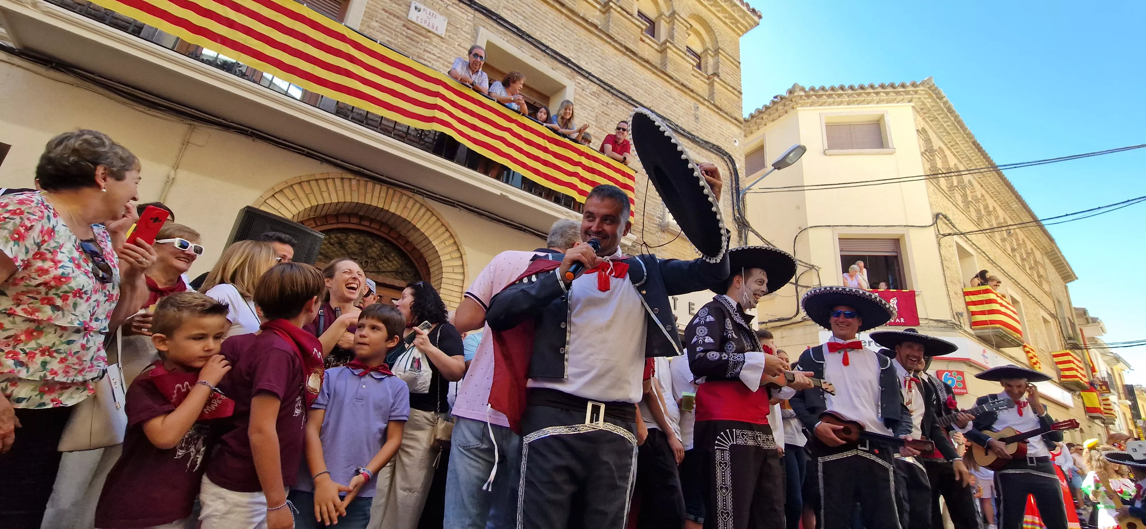 Cabalgata de fiestas de Almudévar 2024. Foto Myriam Martínez 