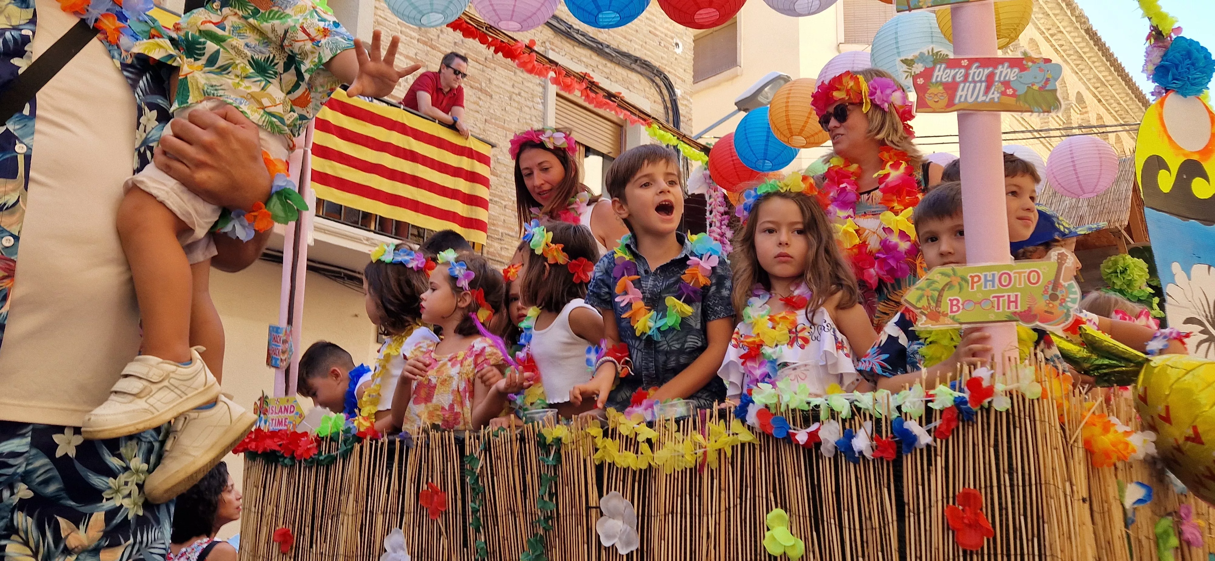 Cabalgata de fiestas de Almudévar 2024. Foto Myriam Martínez 