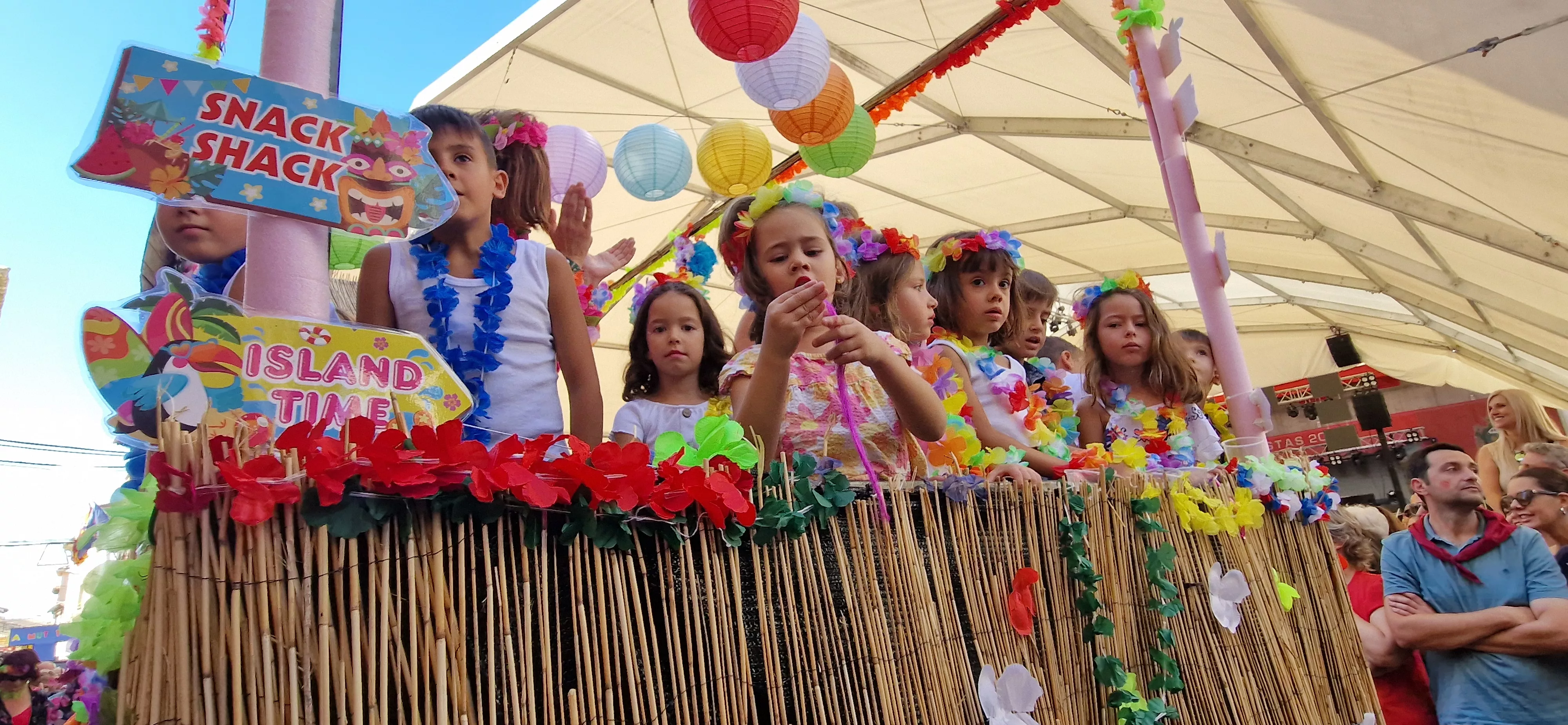Cabalgata de fiestas de Almudévar 2024. Foto Myriam Martínez 