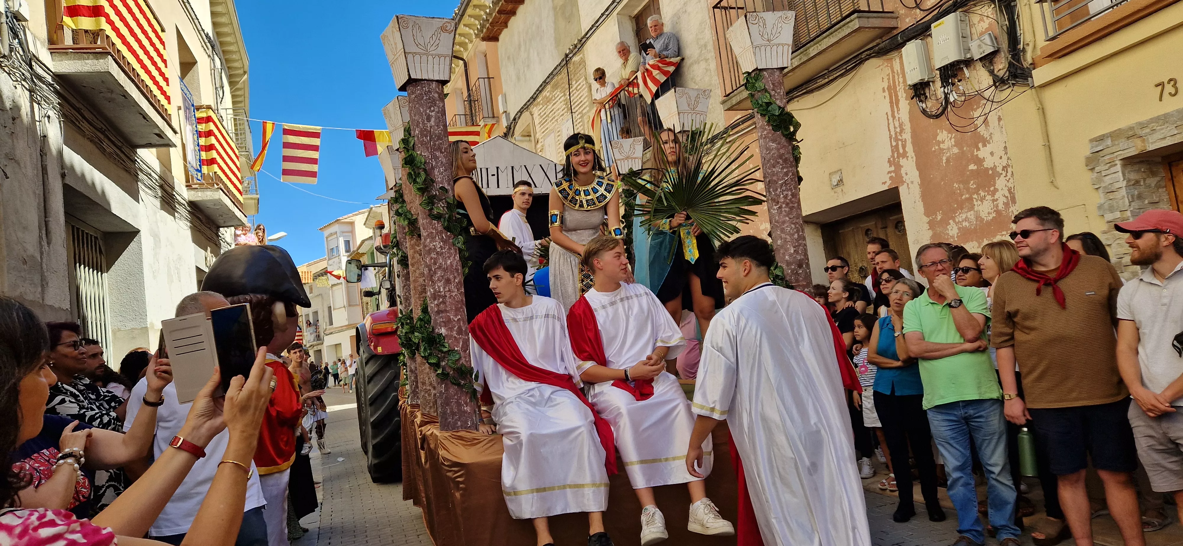 Cabalgata de fiestas de Almudévar 2024. Foto Myriam Martínez 