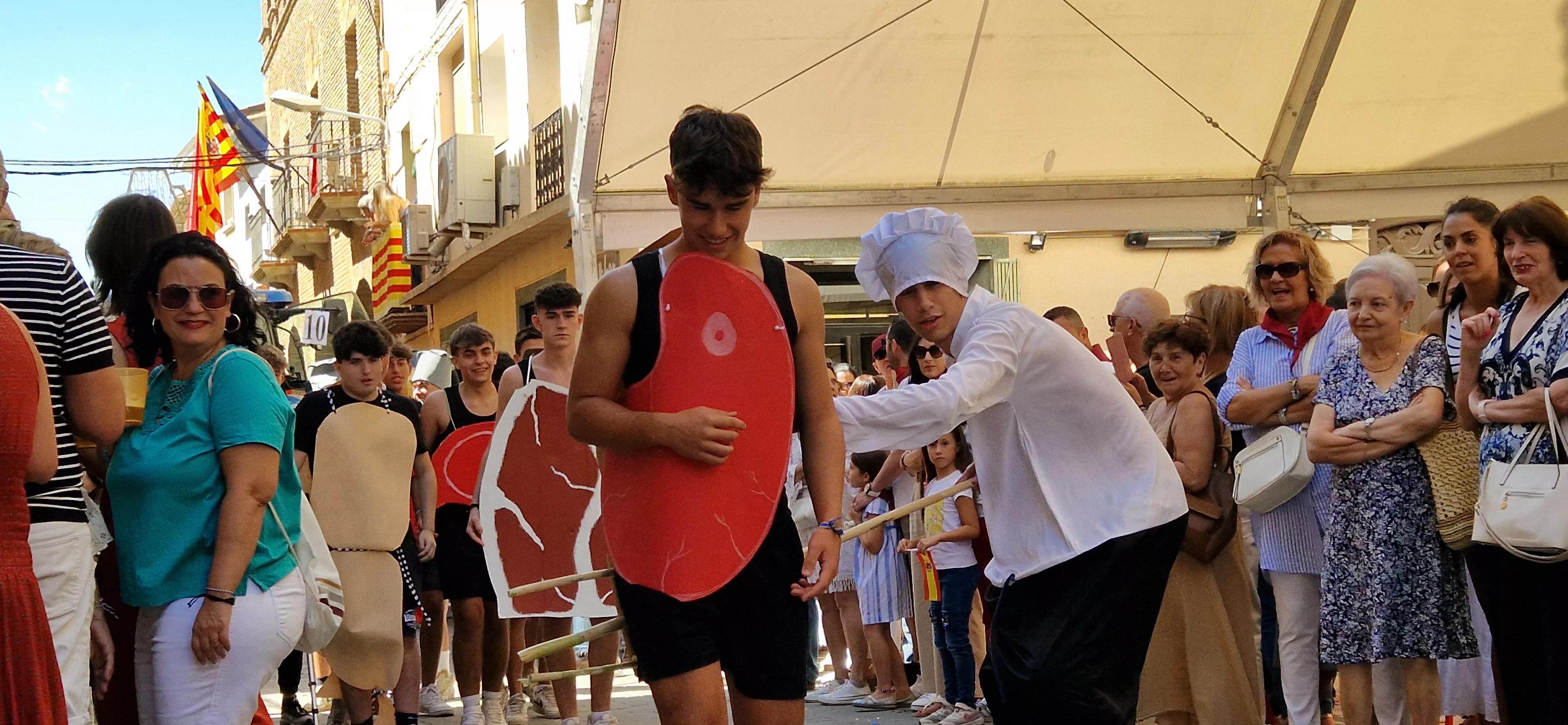 Cabalgata de fiestas de Almudévar 2024. Foto Myriam Martínez 