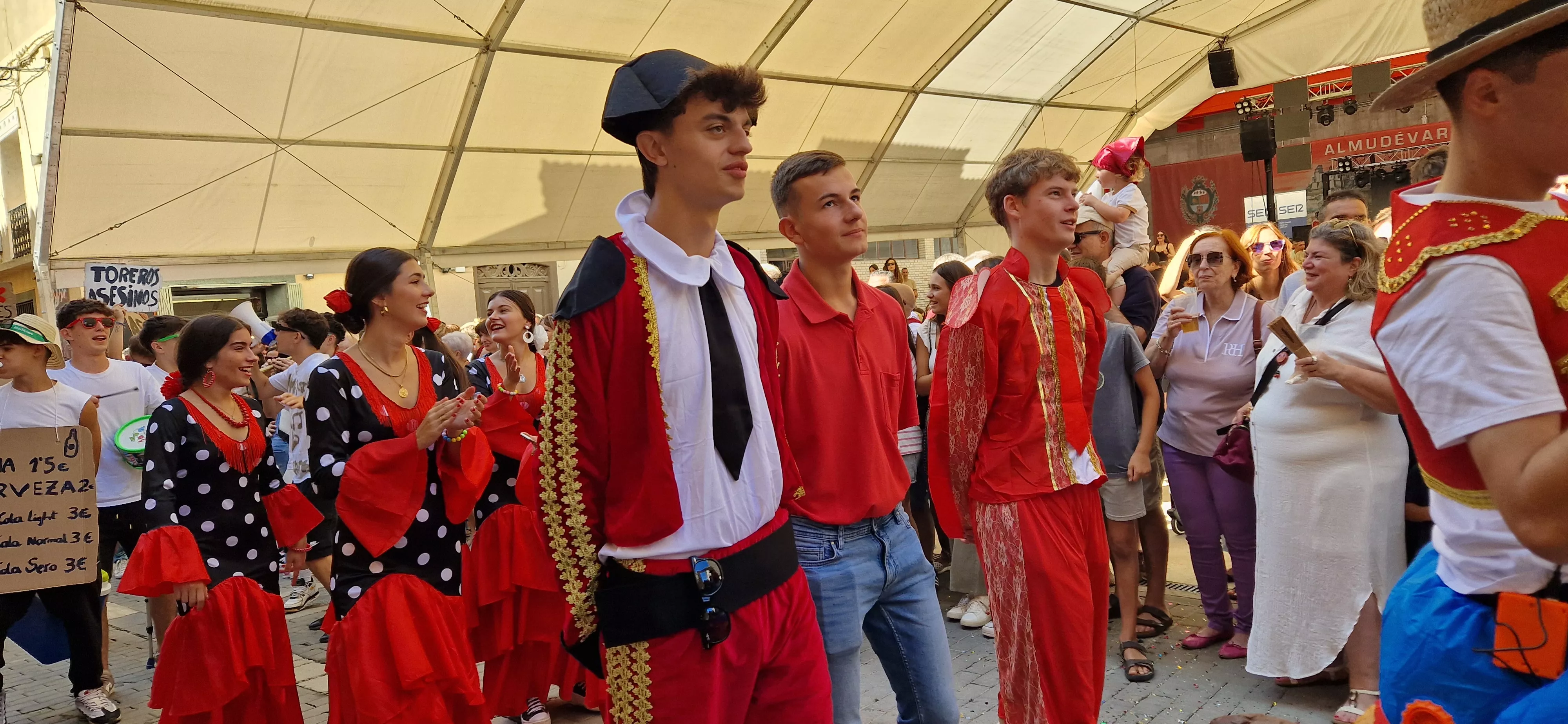 Cabalgata de fiestas de Almudévar 2024. Foto Myriam Martínez 