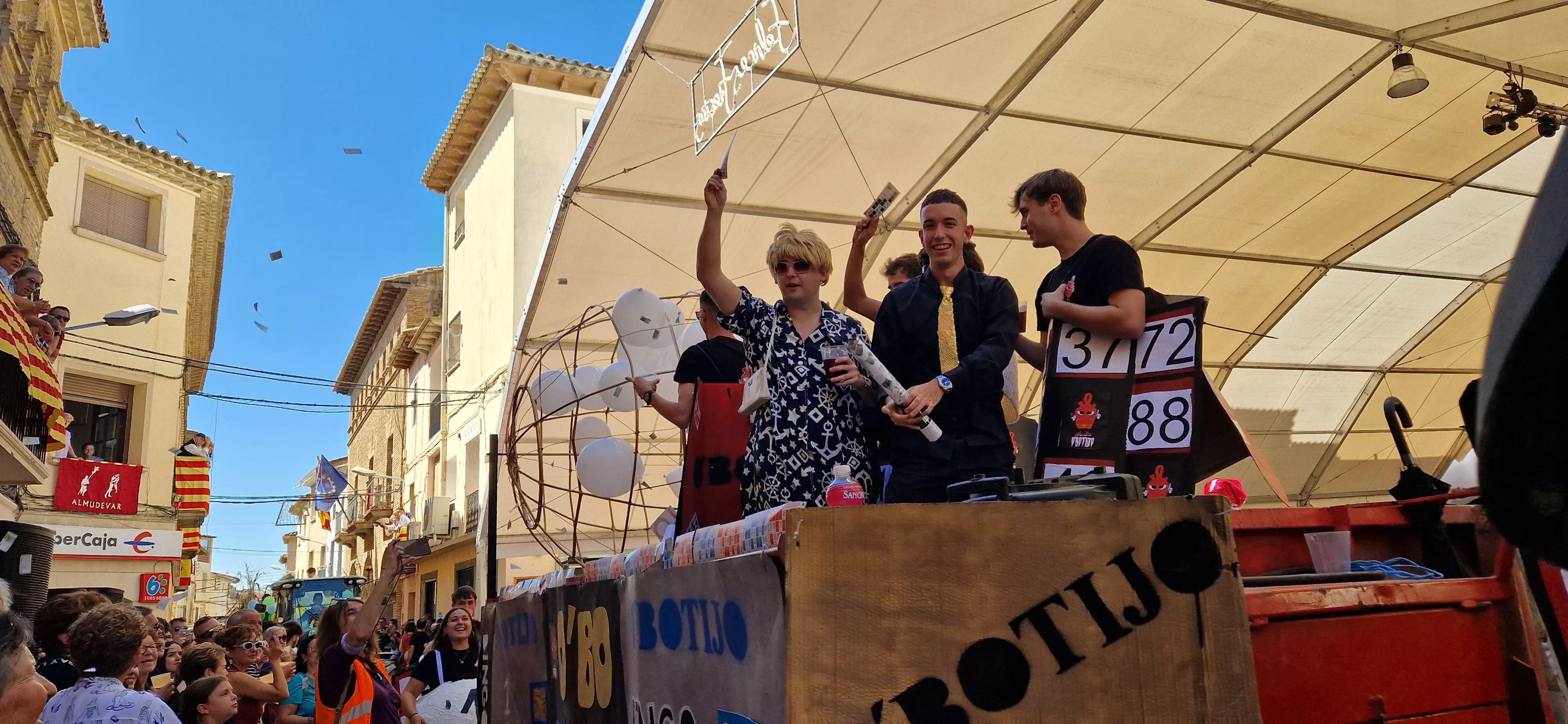 Cabalgata de fiestas de Almudévar 2024. Foto Myriam Martínez 