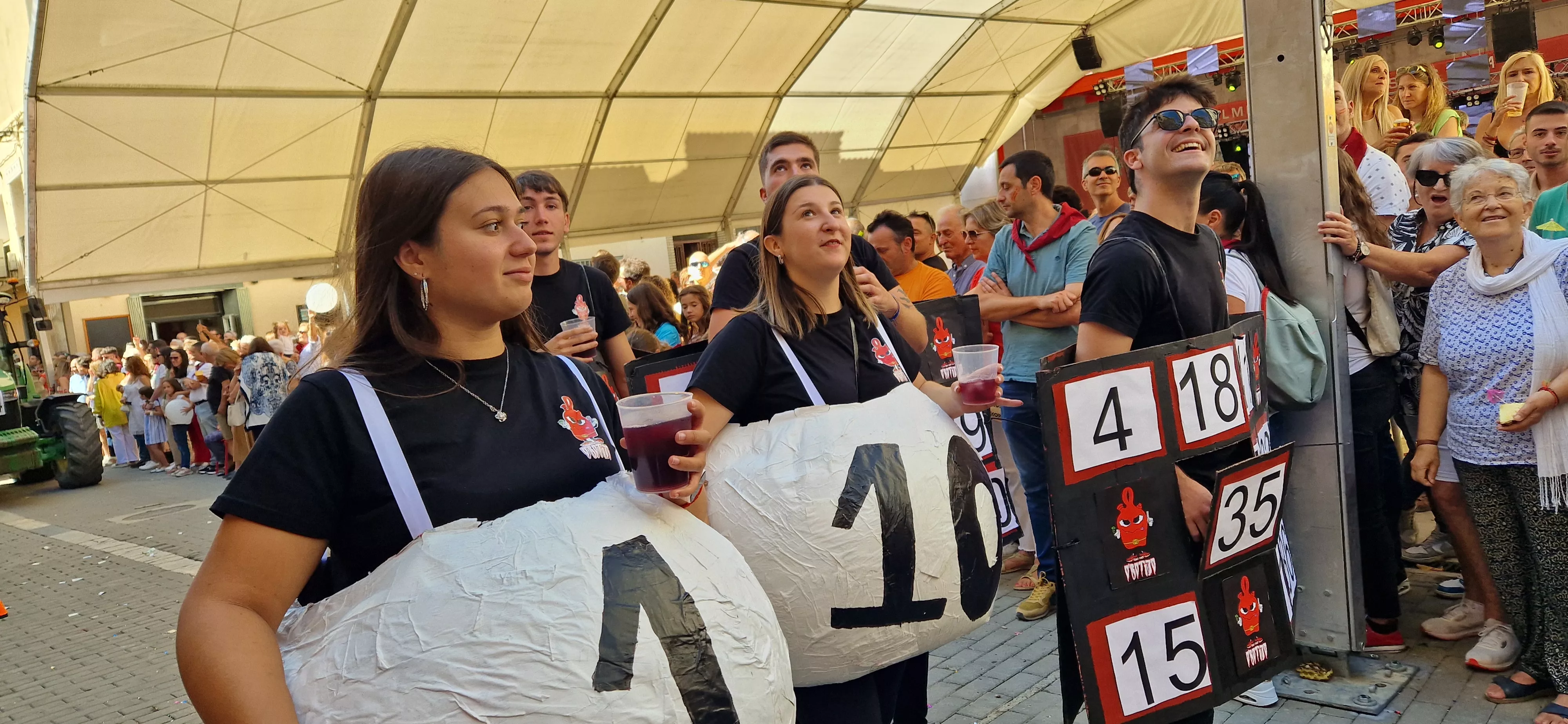 Cabalgata de fiestas de Almudévar 2024. Foto Myriam Martínez 