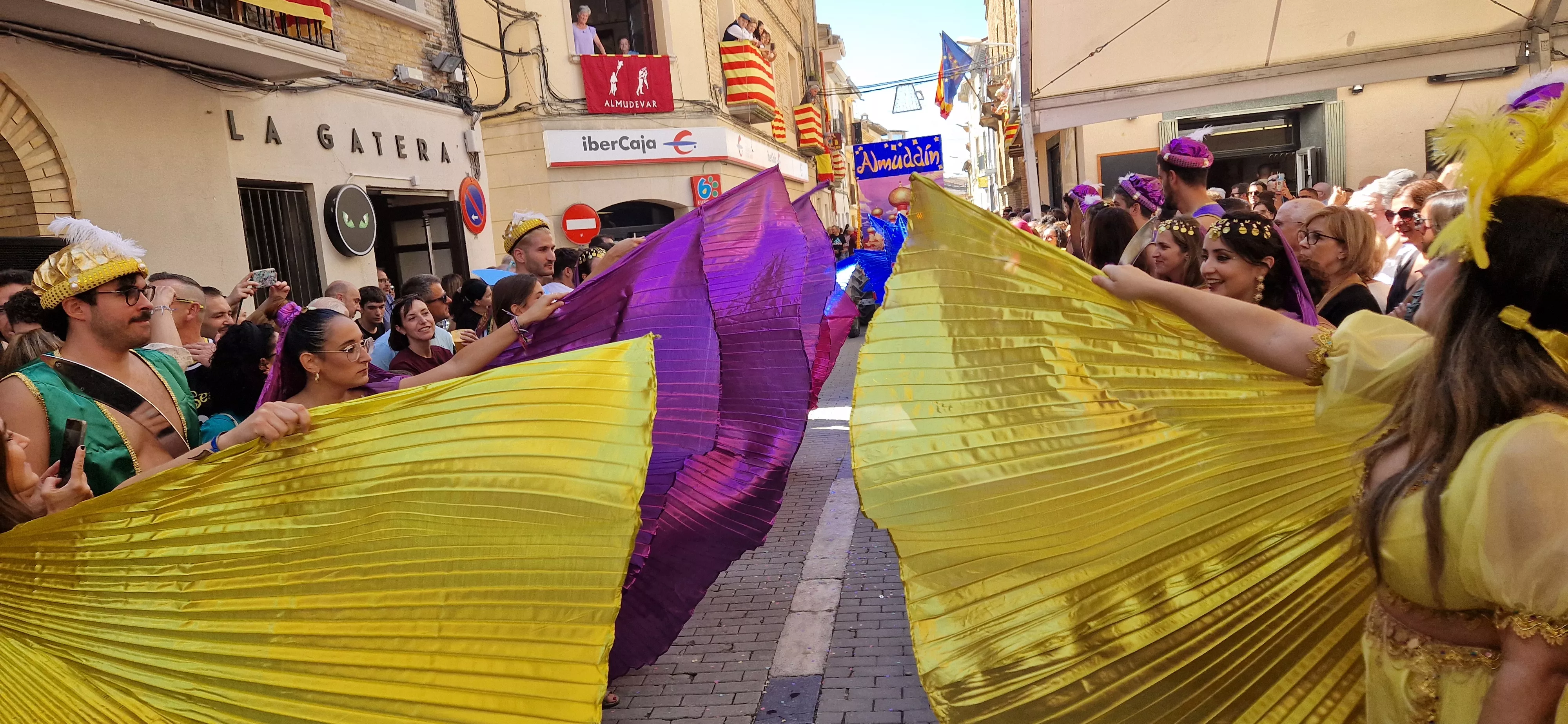 Cabalgata de fiestas de Almudévar 2024. Foto Myriam Martínez 