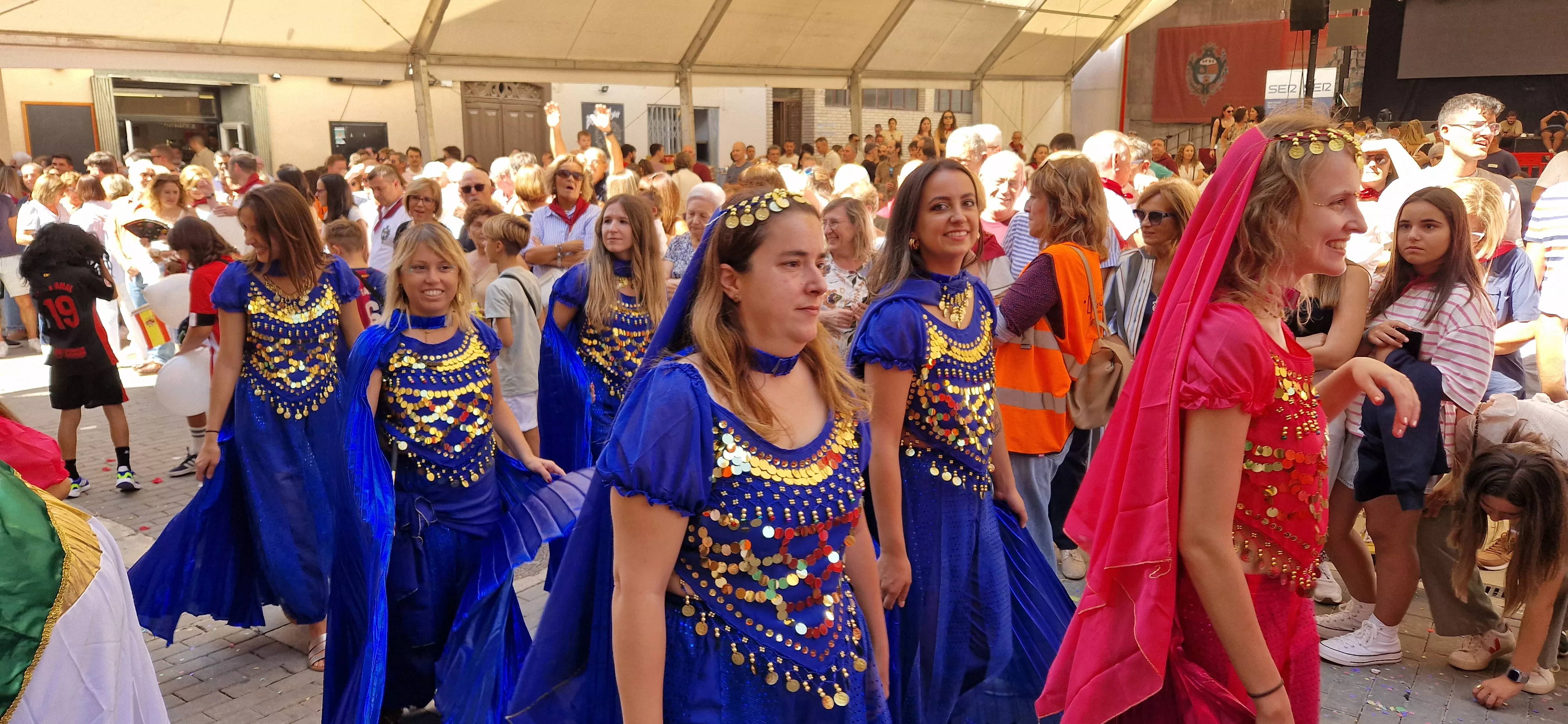 Cabalgata de fiestas de Almudévar 2024. Foto Myriam Martínez 