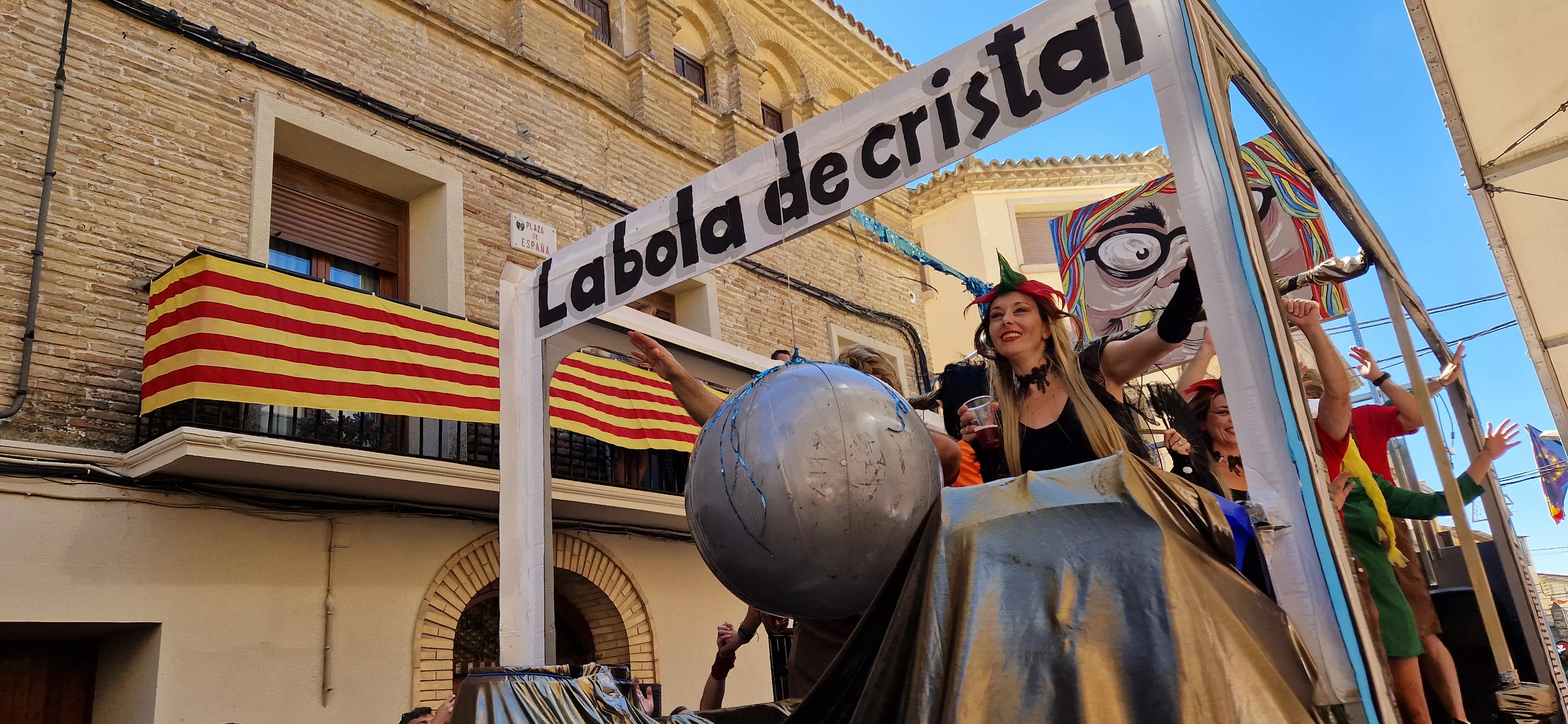 Cabalgata de fiestas de Almudévar 2024. Foto Myriam Martínez 