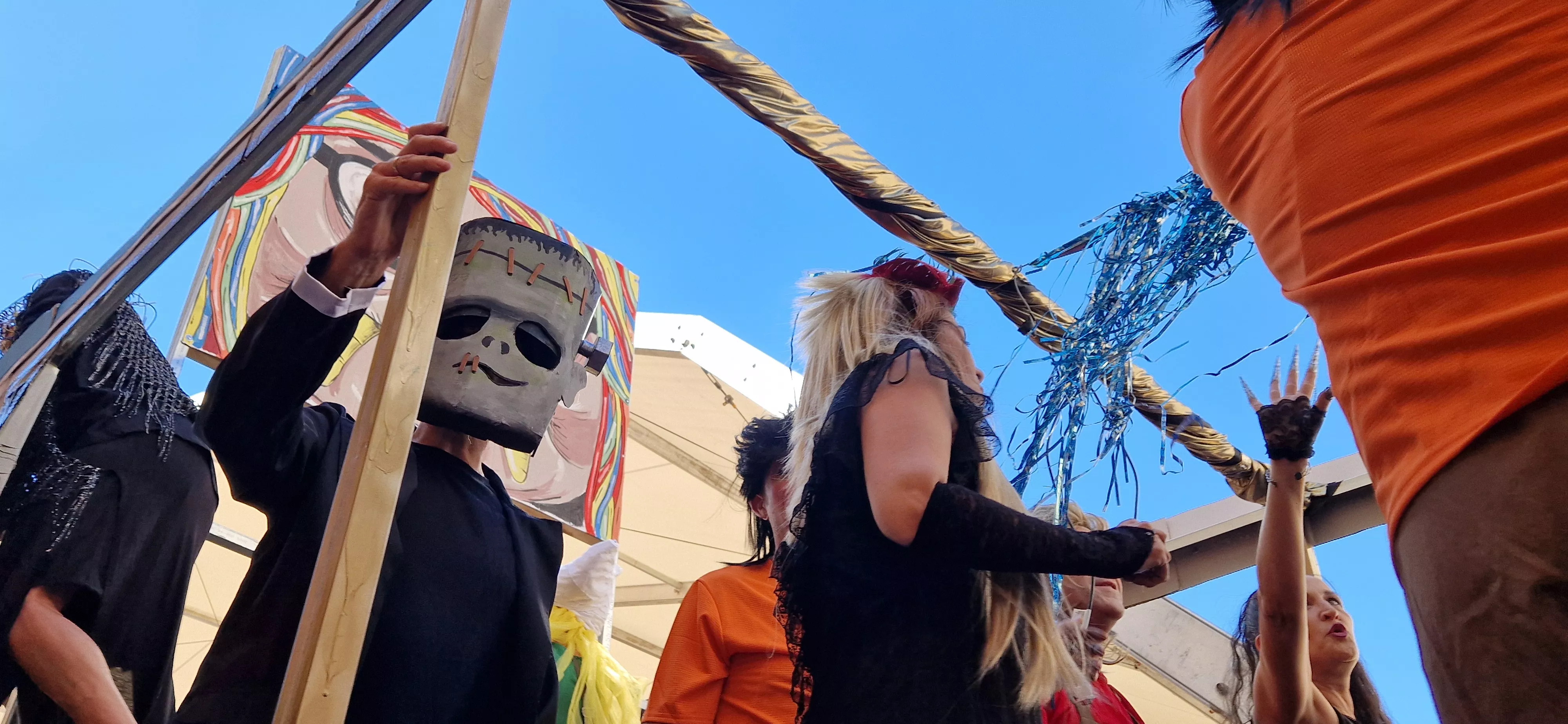 Cabalgata de fiestas de Almudévar 2024. Foto Myriam Martínez 