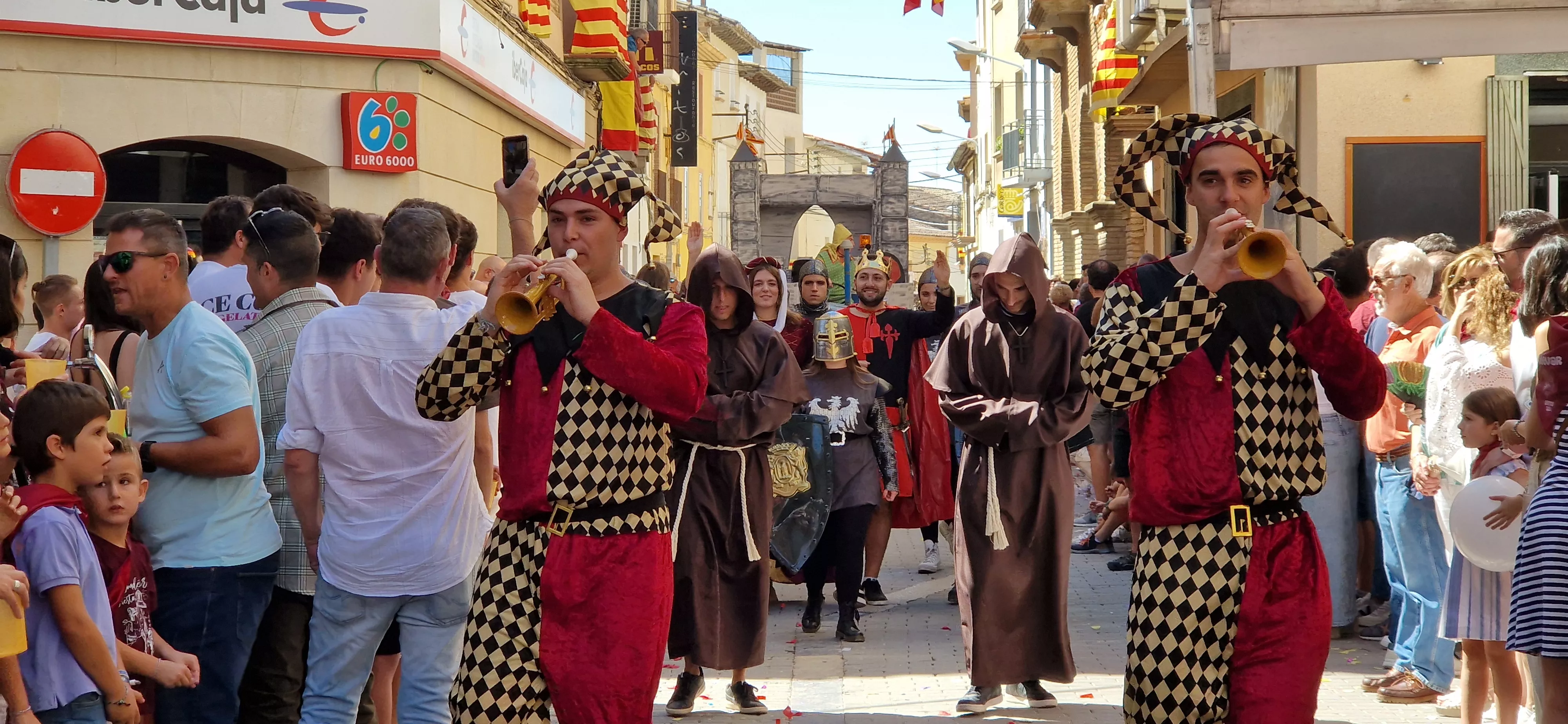 Cabalgata de fiestas de Almudévar 2024. Foto Myriam Martínez 