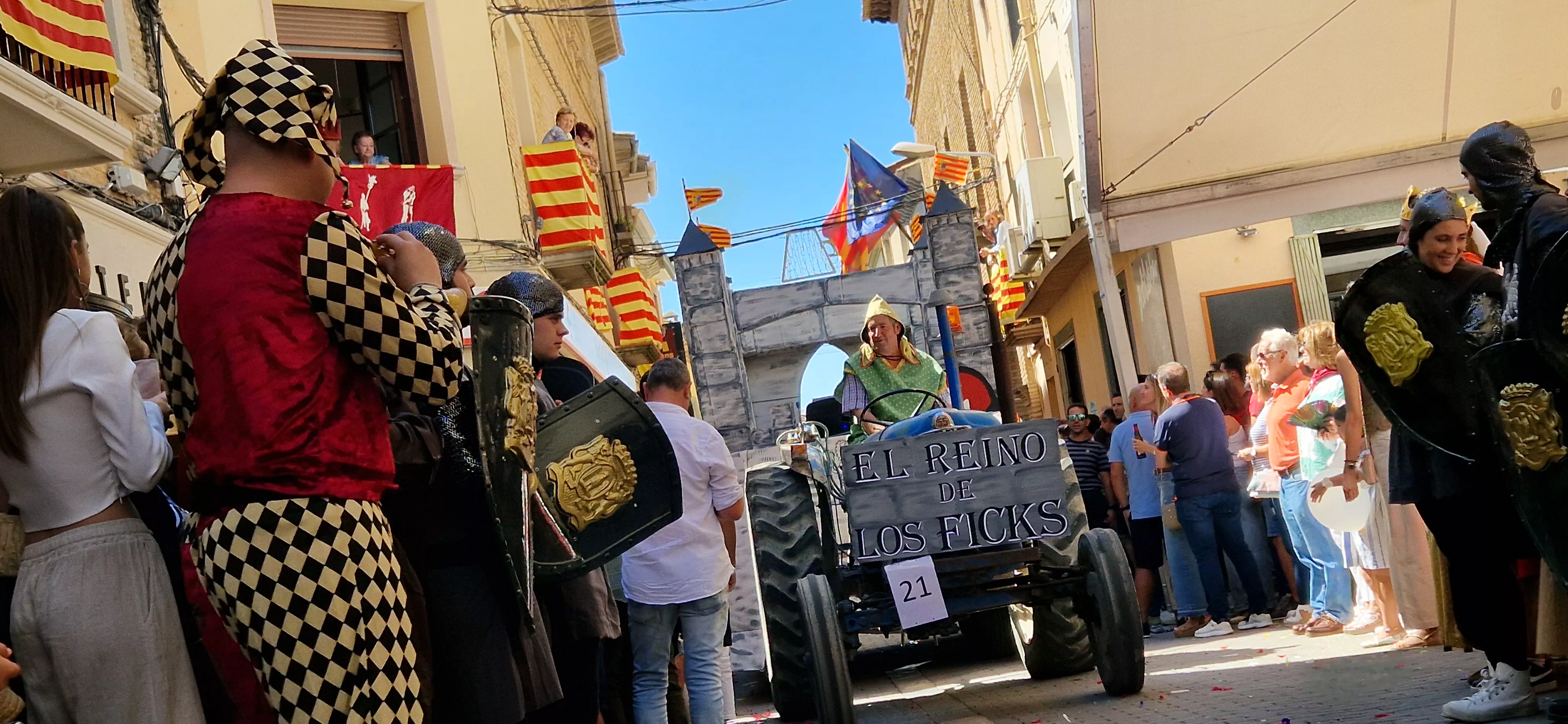 Cabalgata de fiestas de Almudévar 2024. Foto Myriam Martínez 