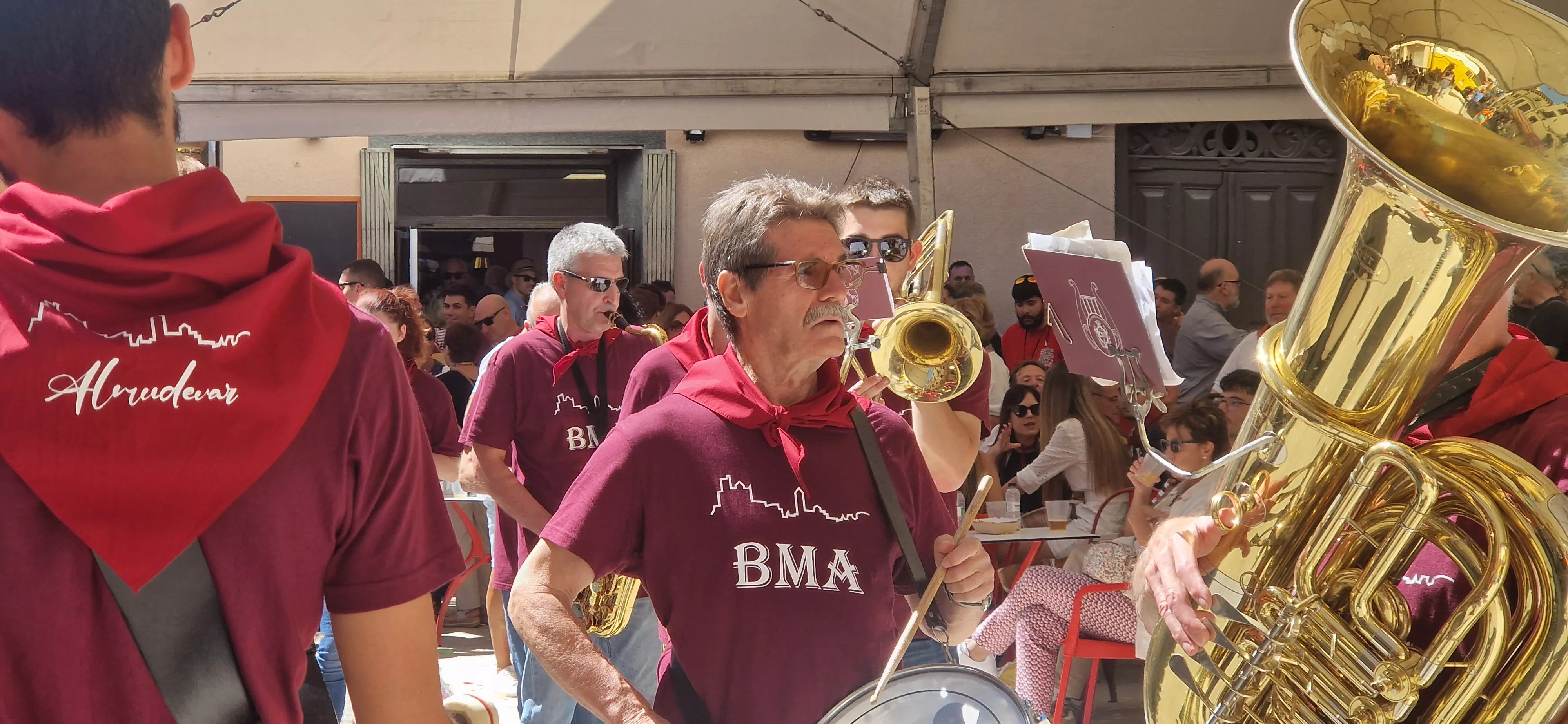 Cabalgata de fiestas de Almudévar 2024. Foto Myriam Martínez 