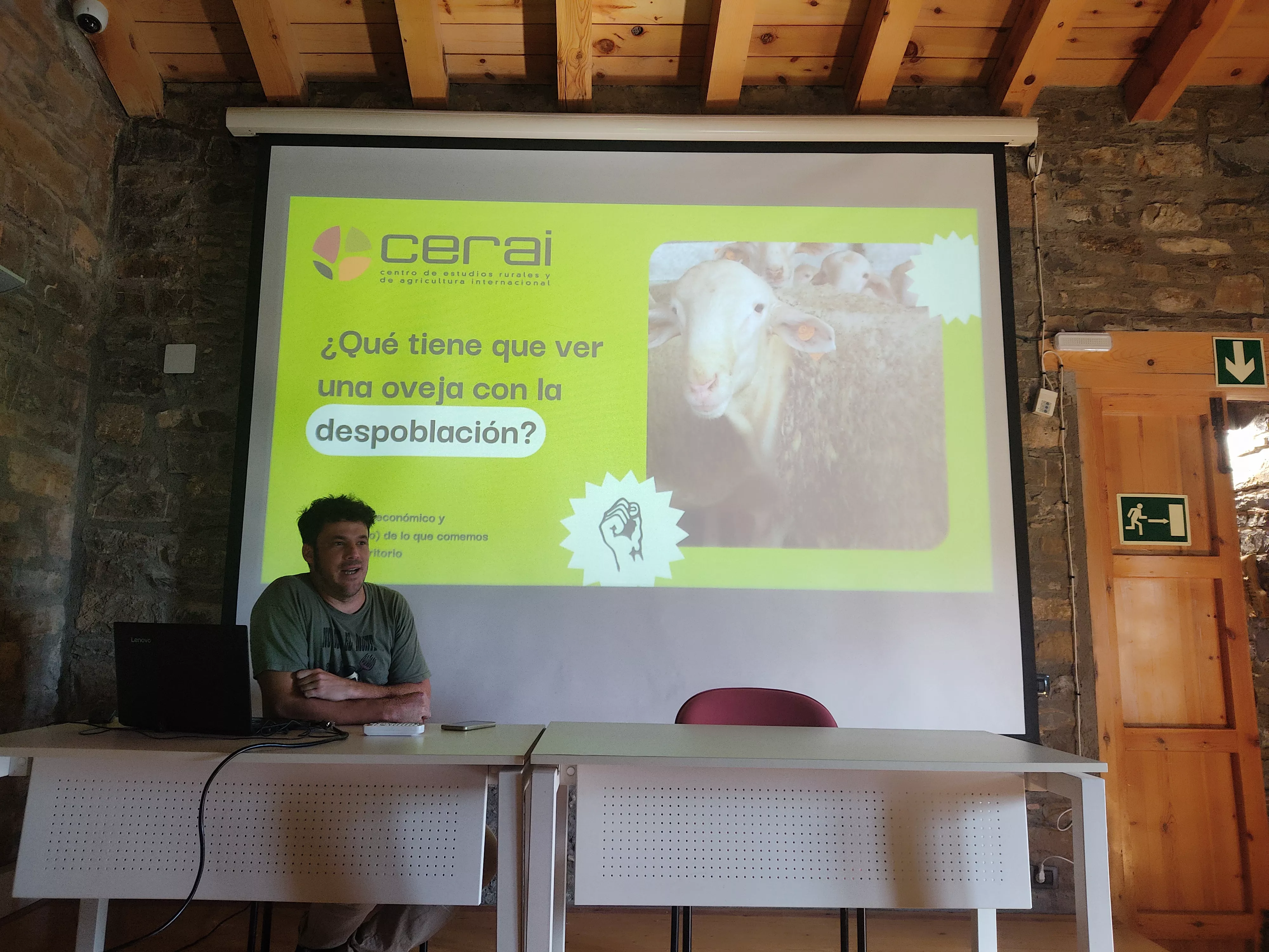 Charla Qué tiene que ver una oveja con la despoblación ofrecida por Juan Laborda, técnico de CERAI en Aragón