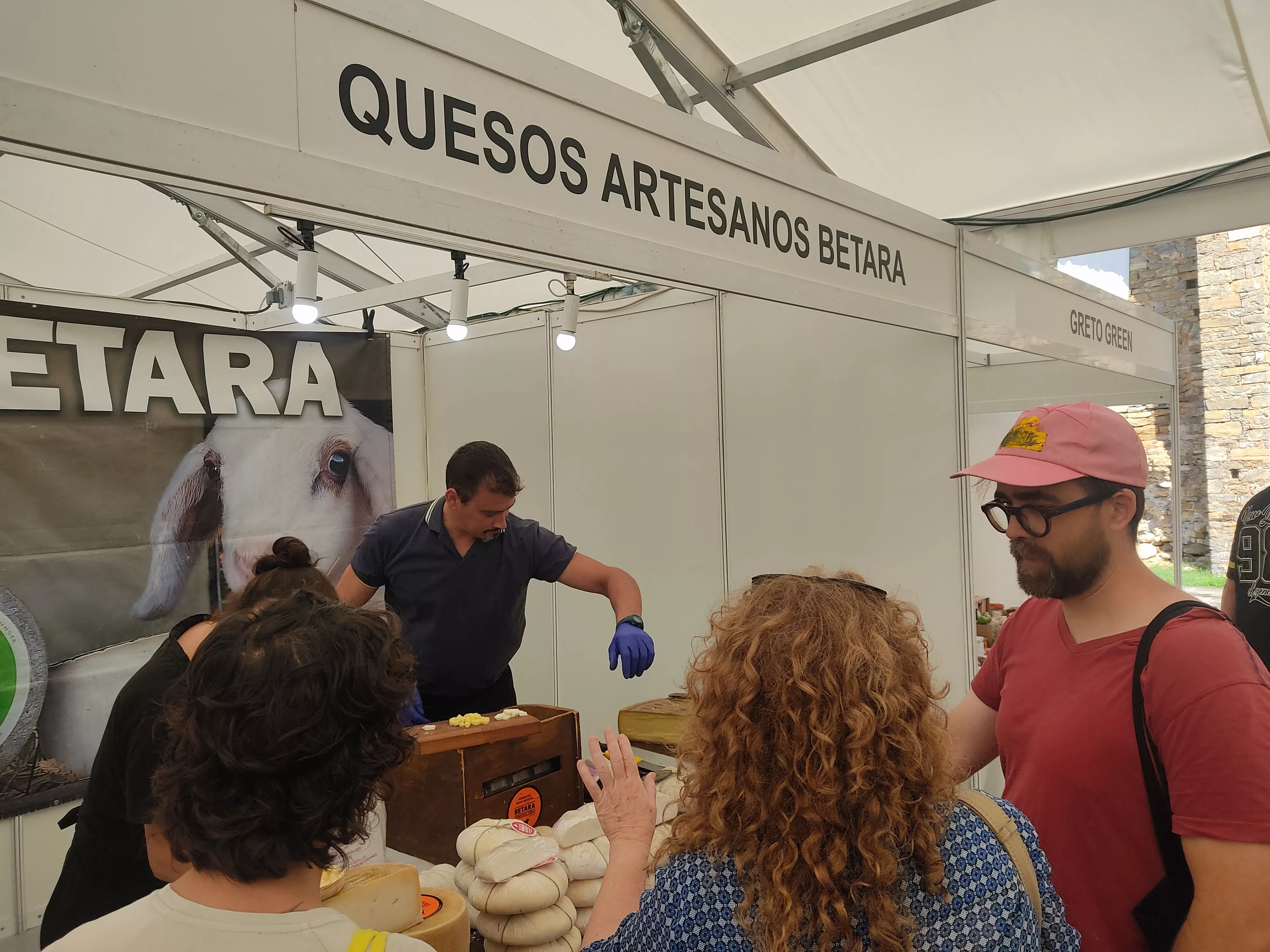 Puesto de quesos artesanos