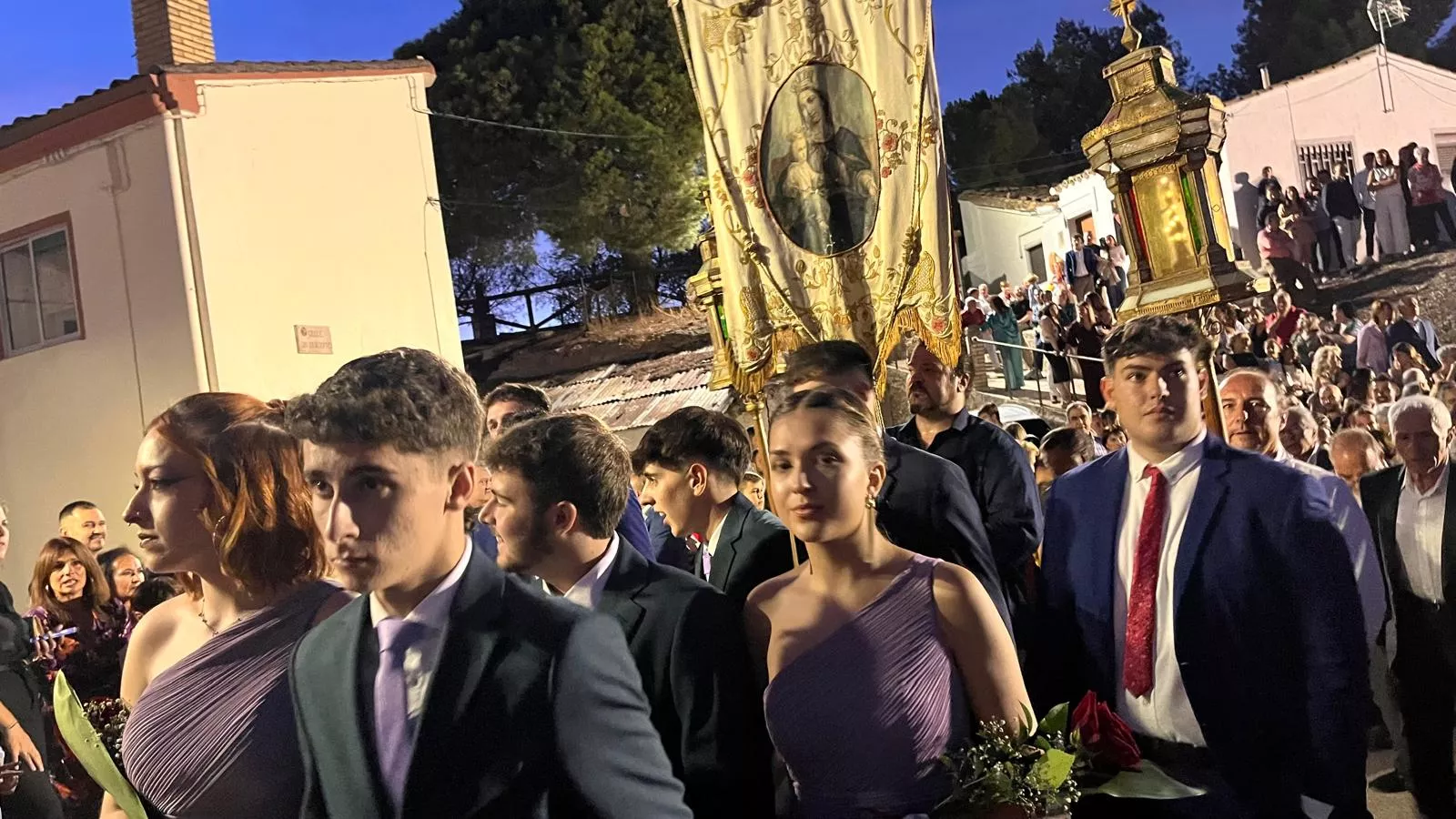 Procesión de la bajada de la Virgen de Corona de Almudévar. Foto Mercedes Manterola