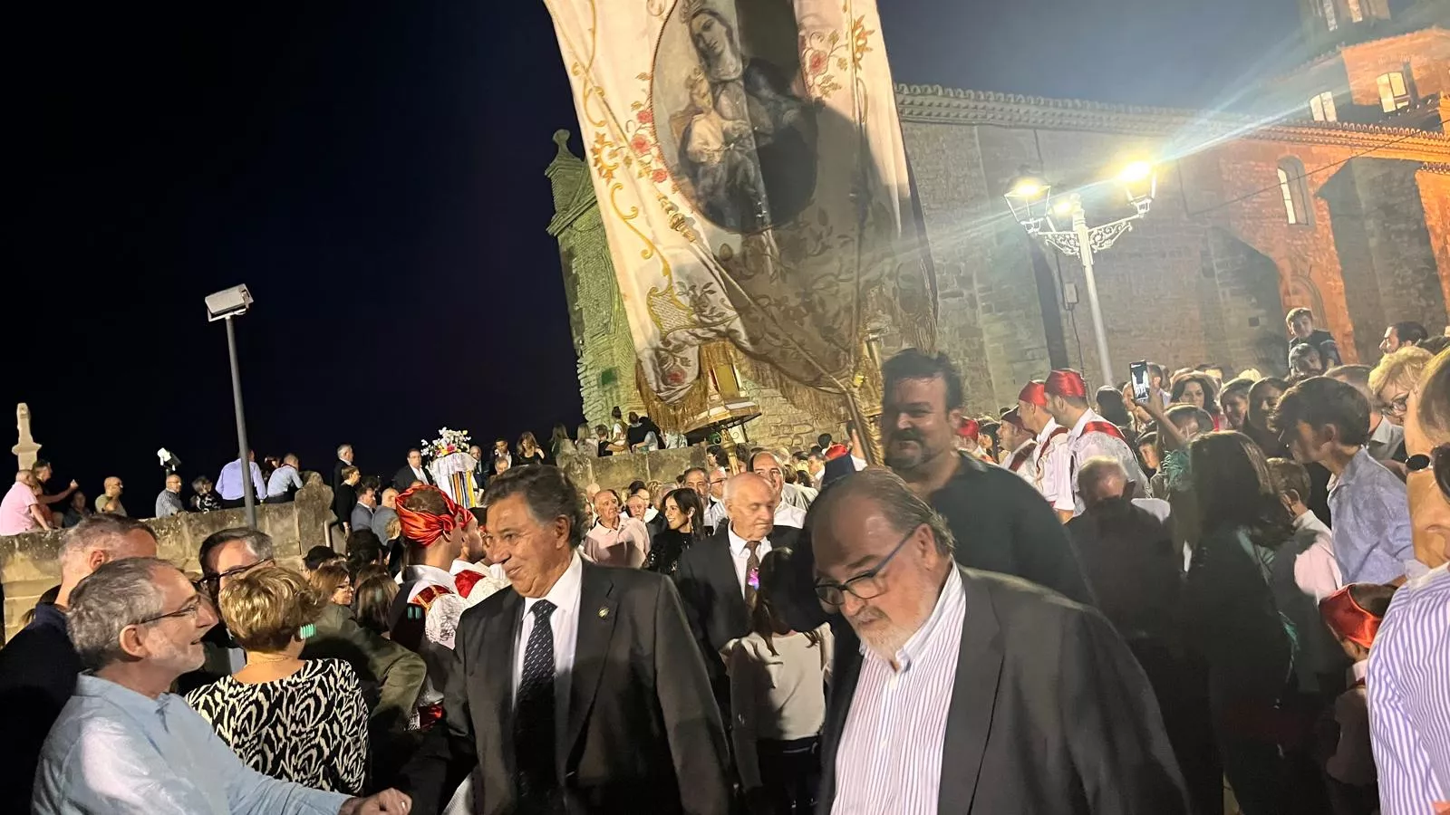 Procesión de la bajada de la Virgen de Corona de Almudévar. Foto Mercedes Manterola