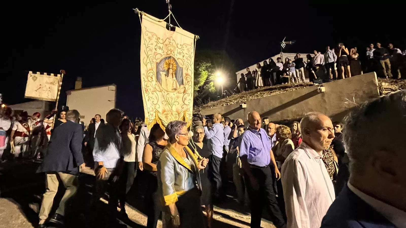 Procesión de la bajada de la Virgen de Corona de Almudévar. Foto Mercedes Manterola