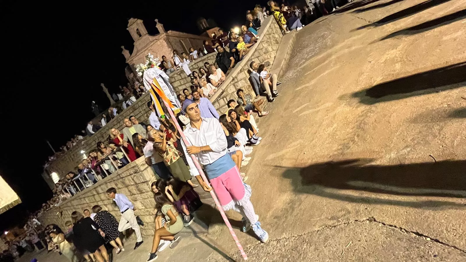 Procesión de la bajada de la Virgen de Corona de Almudévar. Foto Mercedes Manterola