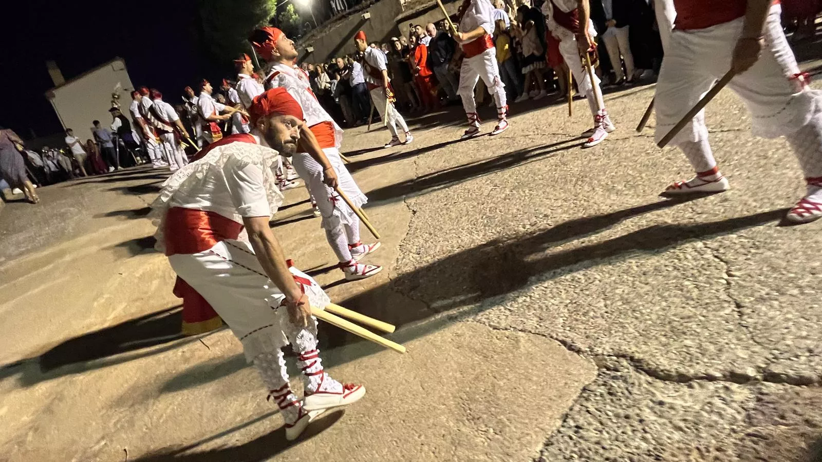 Procesión de la bajada de la Virgen de Corona de Almudévar. Foto Mercedes Manterola