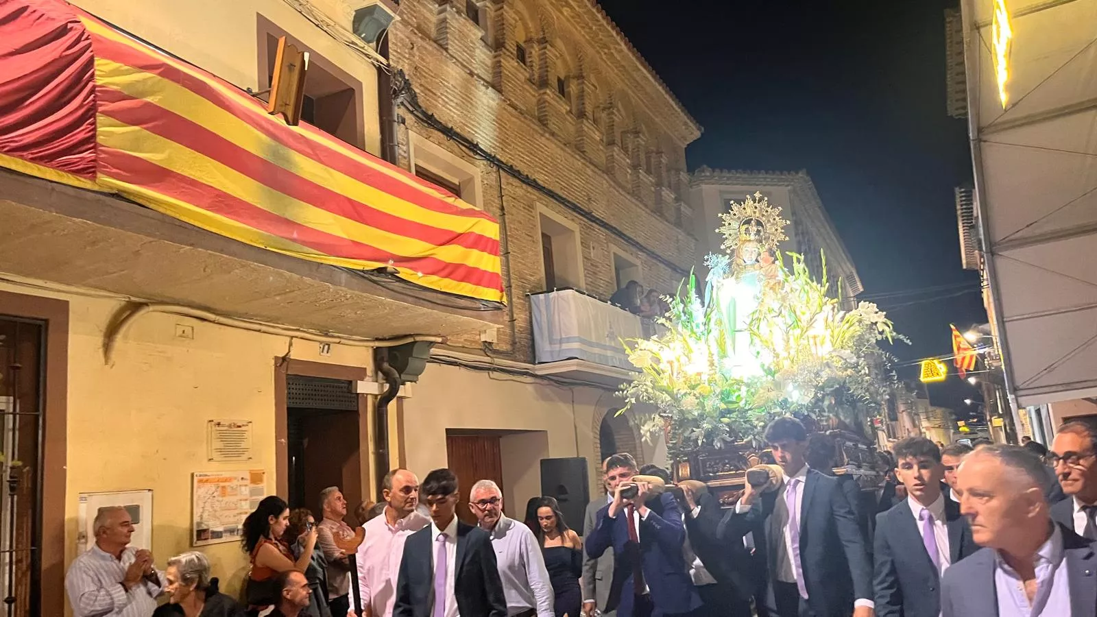 Procesión de la bajada de la Virgen de Corona de Almudévar. Foto Mercedes Manterola
