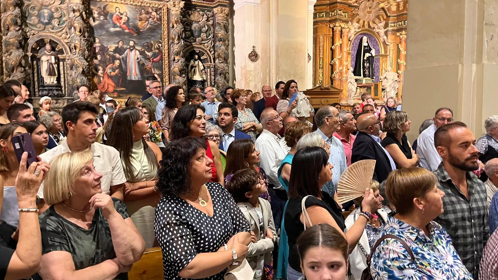 Procesión de la bajada de la Virgen de Corona de Almudévar. Foto Mercedes Manterola