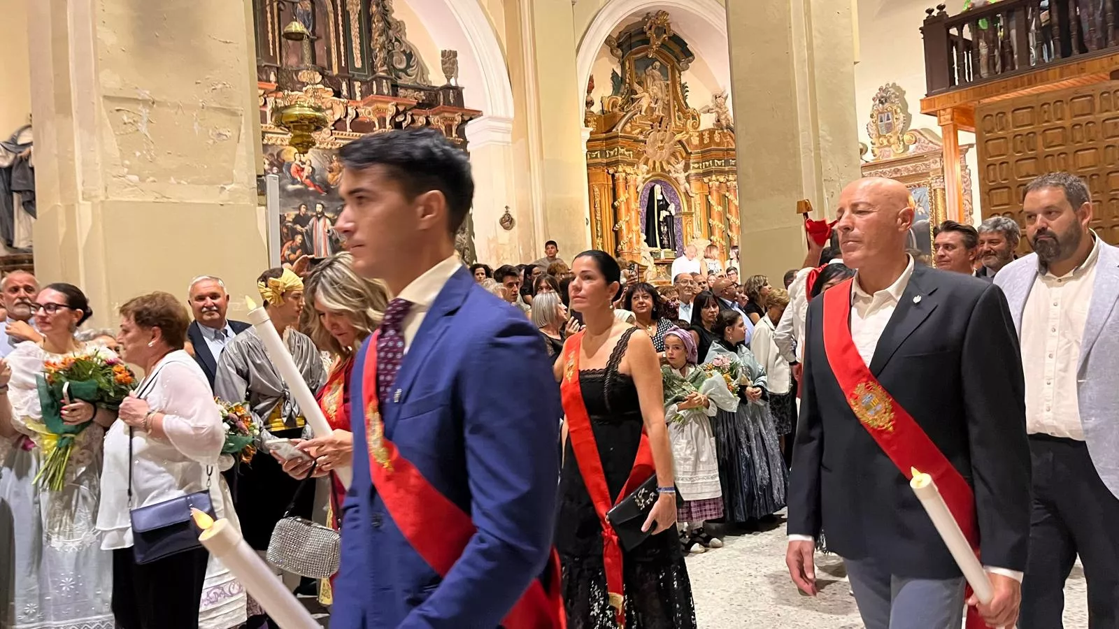 Procesión de la bajada de la Virgen de Corona de Almudévar. Foto Mercedes Manterola