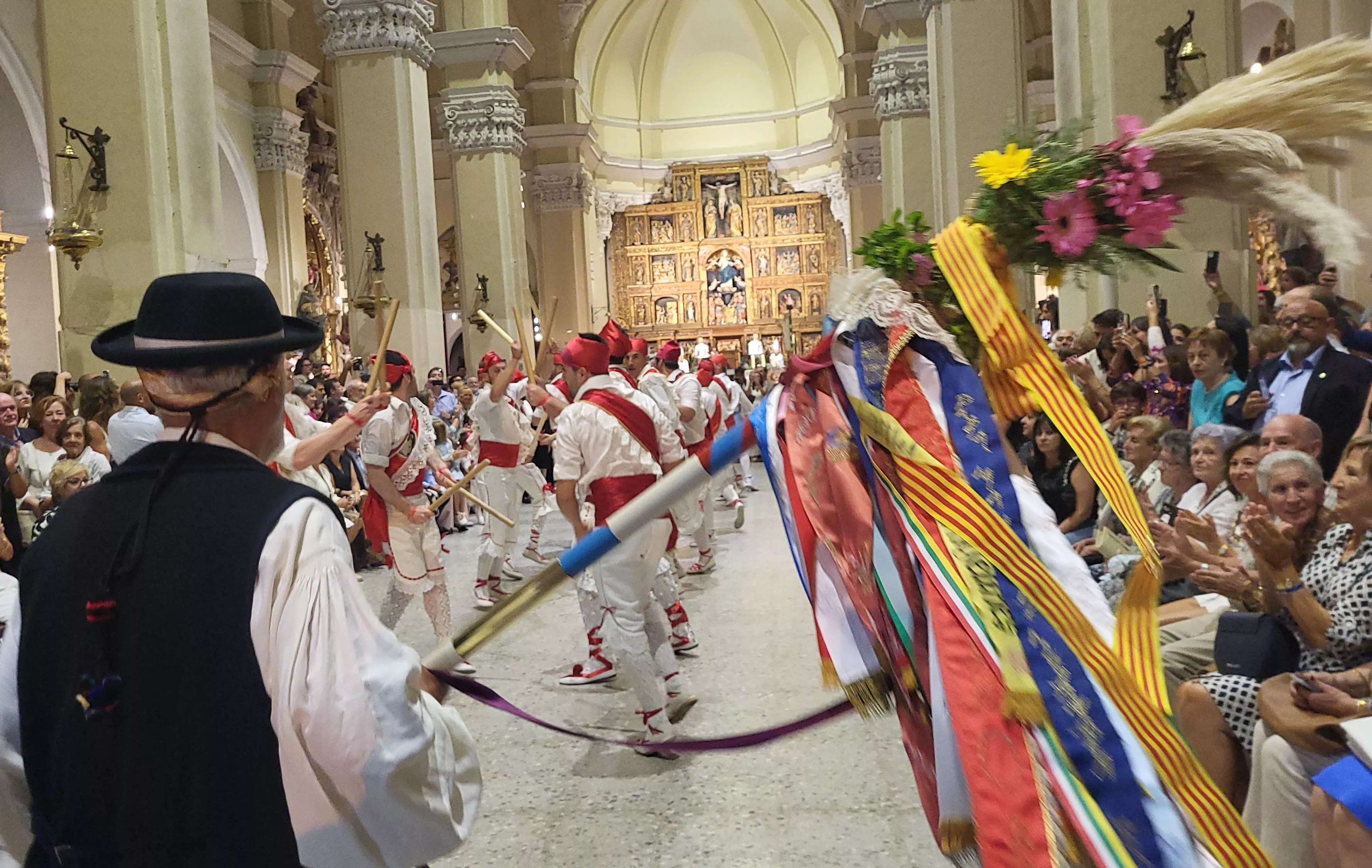 Procesión de la bajada de la Virgen de Corona de Almudévar. Foto Mercedes Manterola