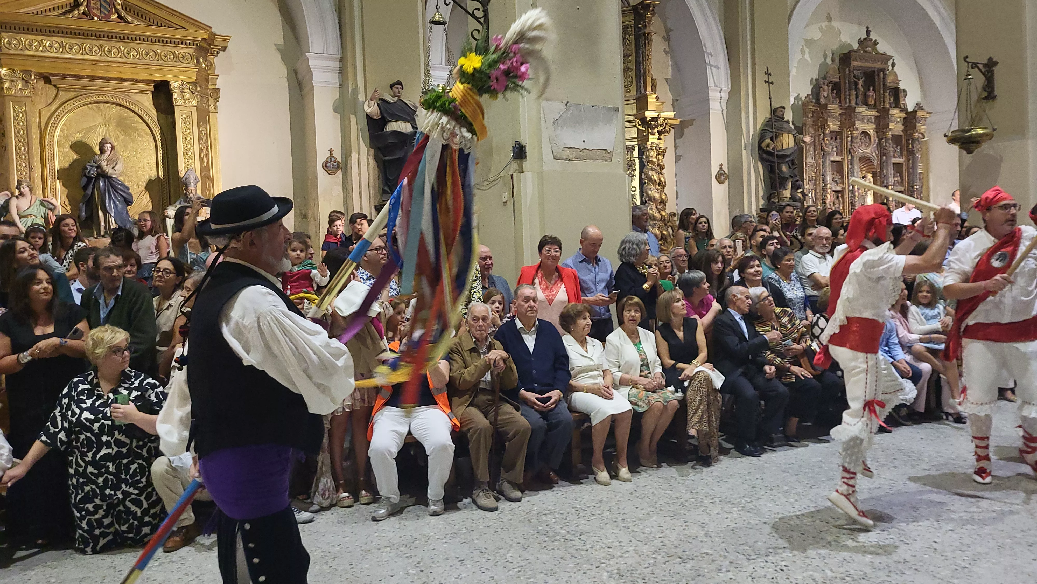 Procesión de la bajada de la Virgen de Corona de Almudévar. Foto Mercedes Manterola