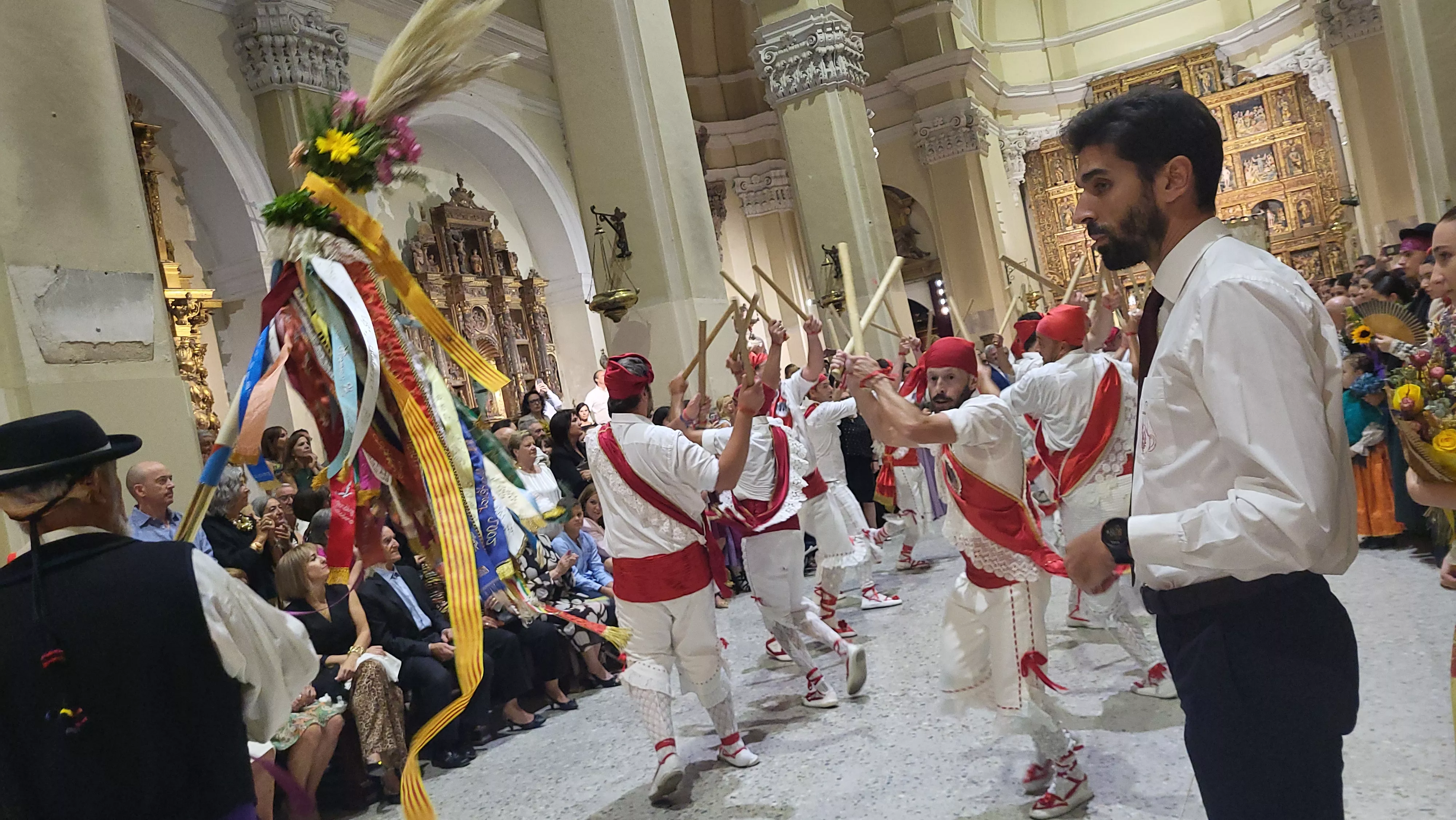 Procesión de la bajada de la Virgen de Corona de Almudévar. Foto Mercedes Manterola
