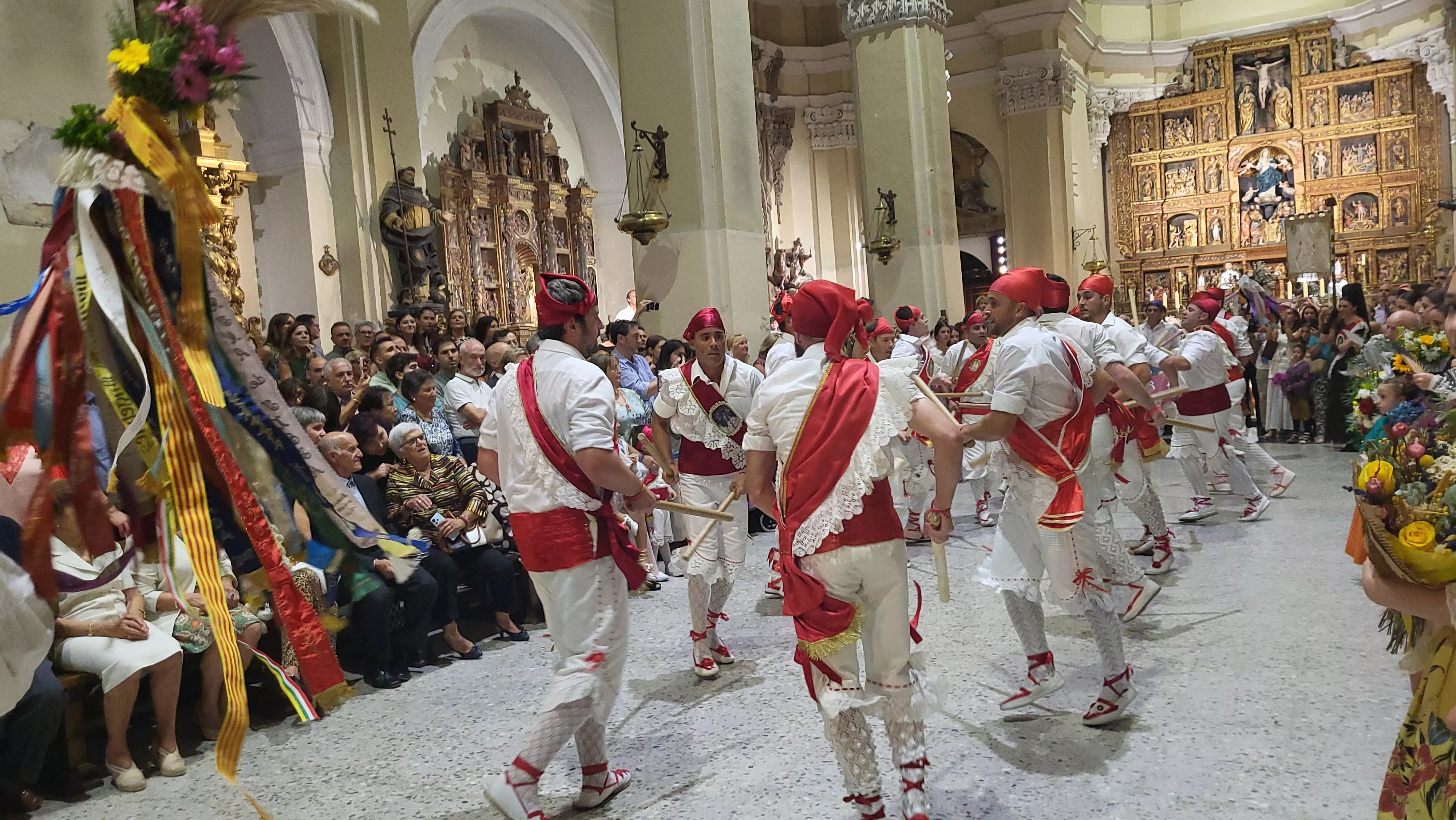 Procesión de la bajada de la Virgen de Corona de Almudévar. Foto Mercedes Manterola