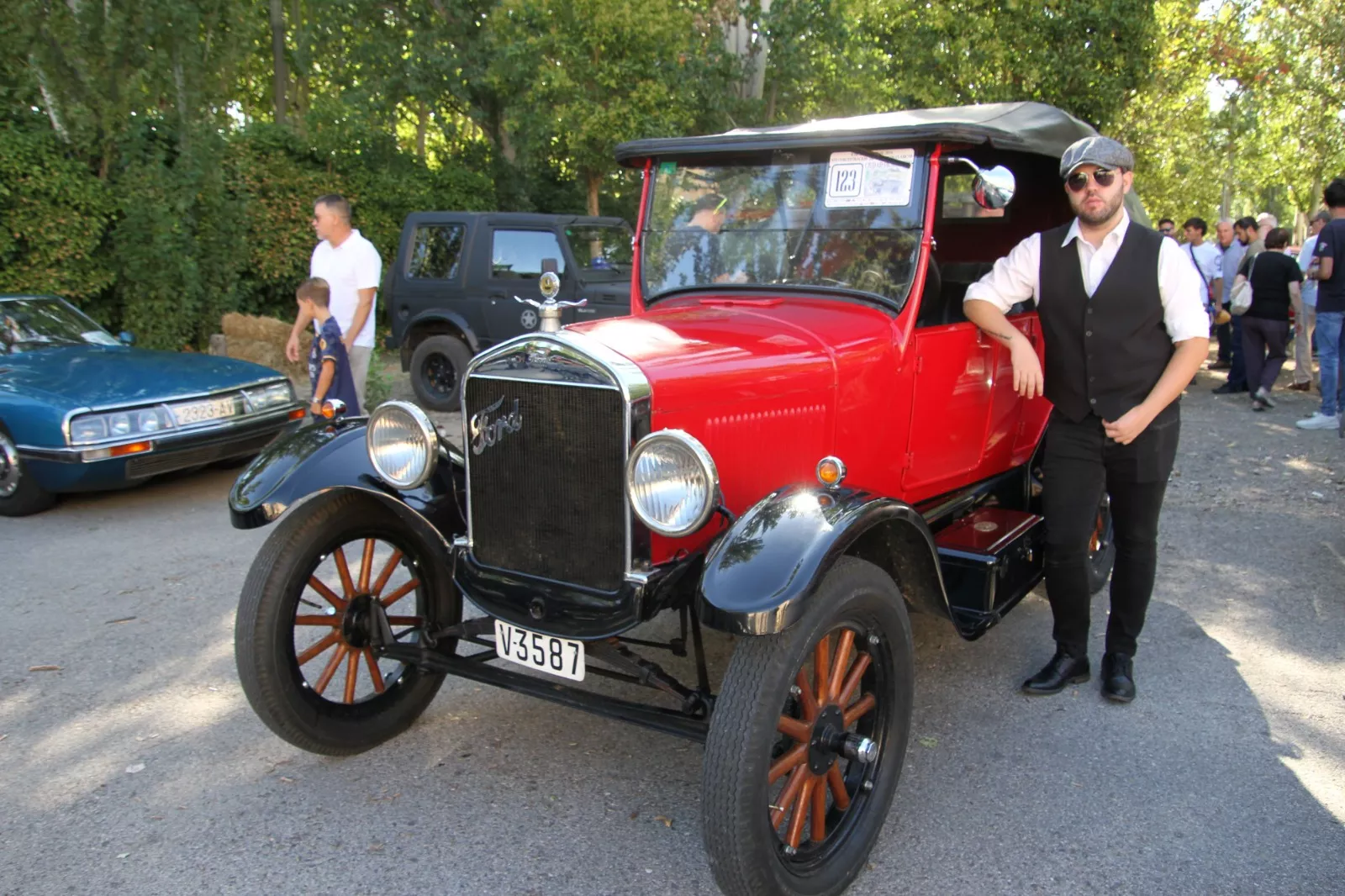 XVI Concentración de Vehículos Clásicos de Monzón. Foto Carlos Neofato 