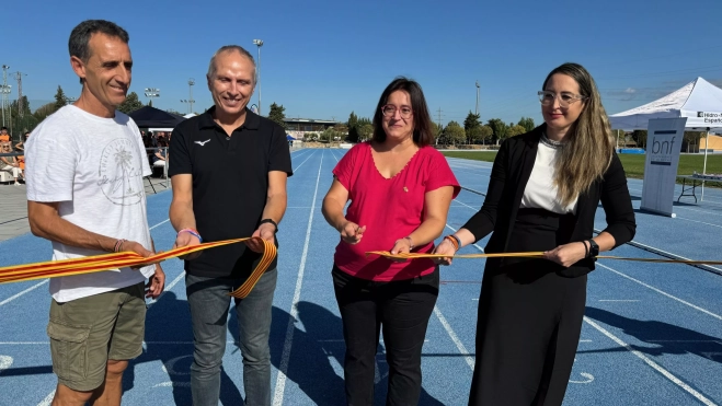 Oriach, Pallares, Rivera y Oliván en el corte de la cinta. Oriach, Pallares, Rivera y Oliván en el corte de la cinta.