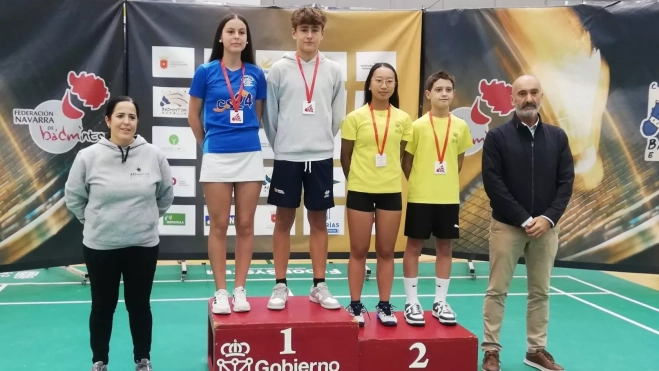 Podio dobles mixtos Sub 15 Estella con Royo-Ayllón ganadores Podio dobles mixtos Sub 15 Estella con Royo-Ayllón ganadores