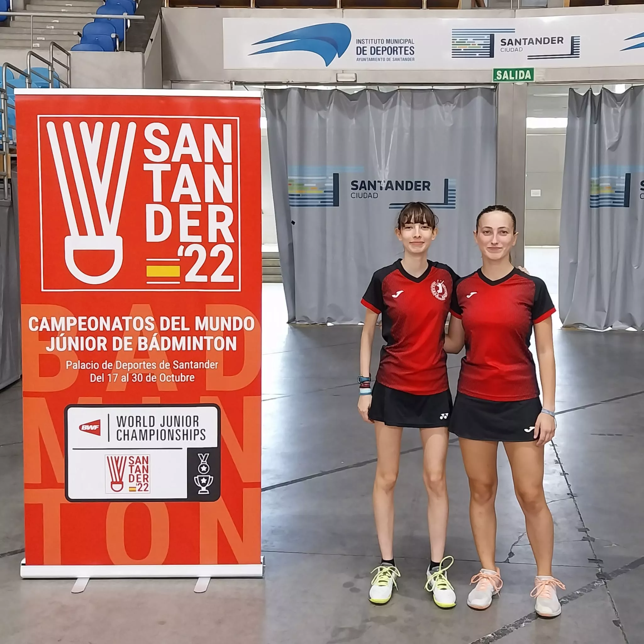 Emma Bibián (VV Osca) con Ana Ruiz en Santander
